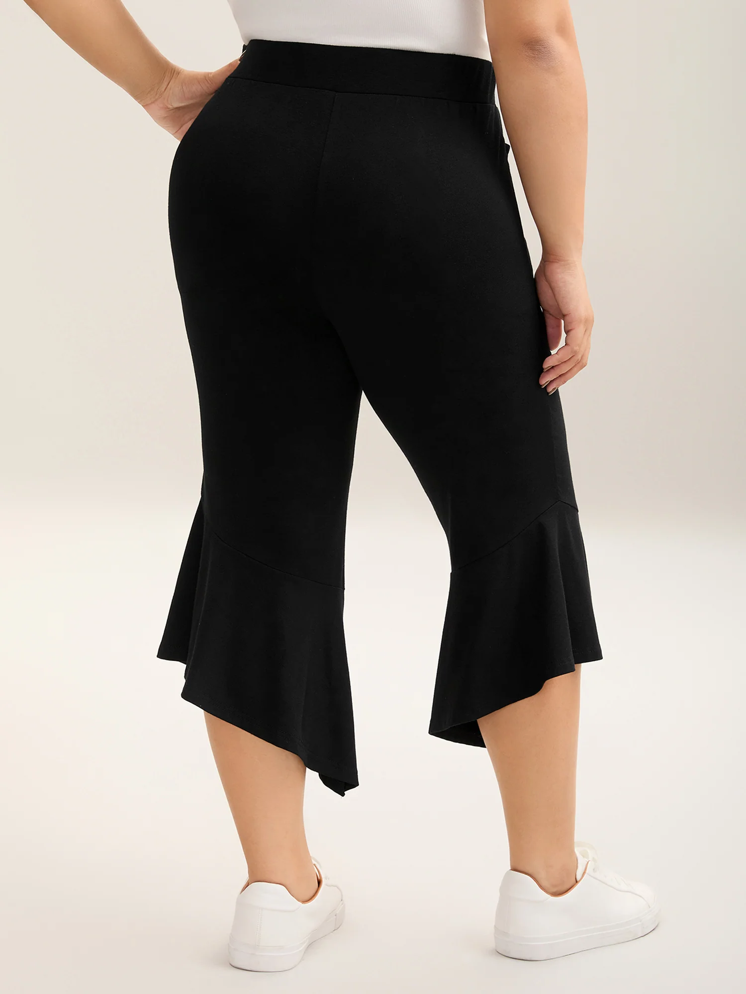 Stretchy Ruffled Hem Cropped Pants - Image 5