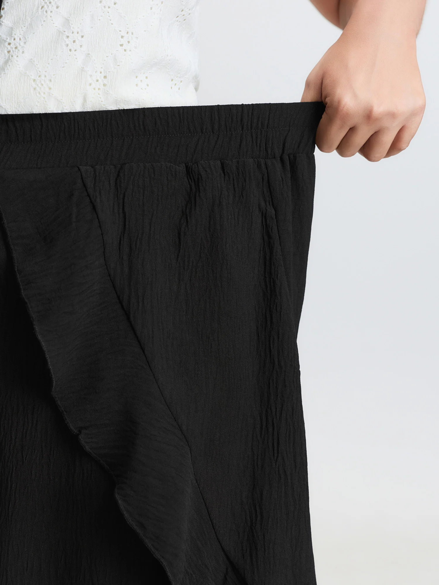Stretchy Ruffled Trim Wide-Leg Pants - Image 4