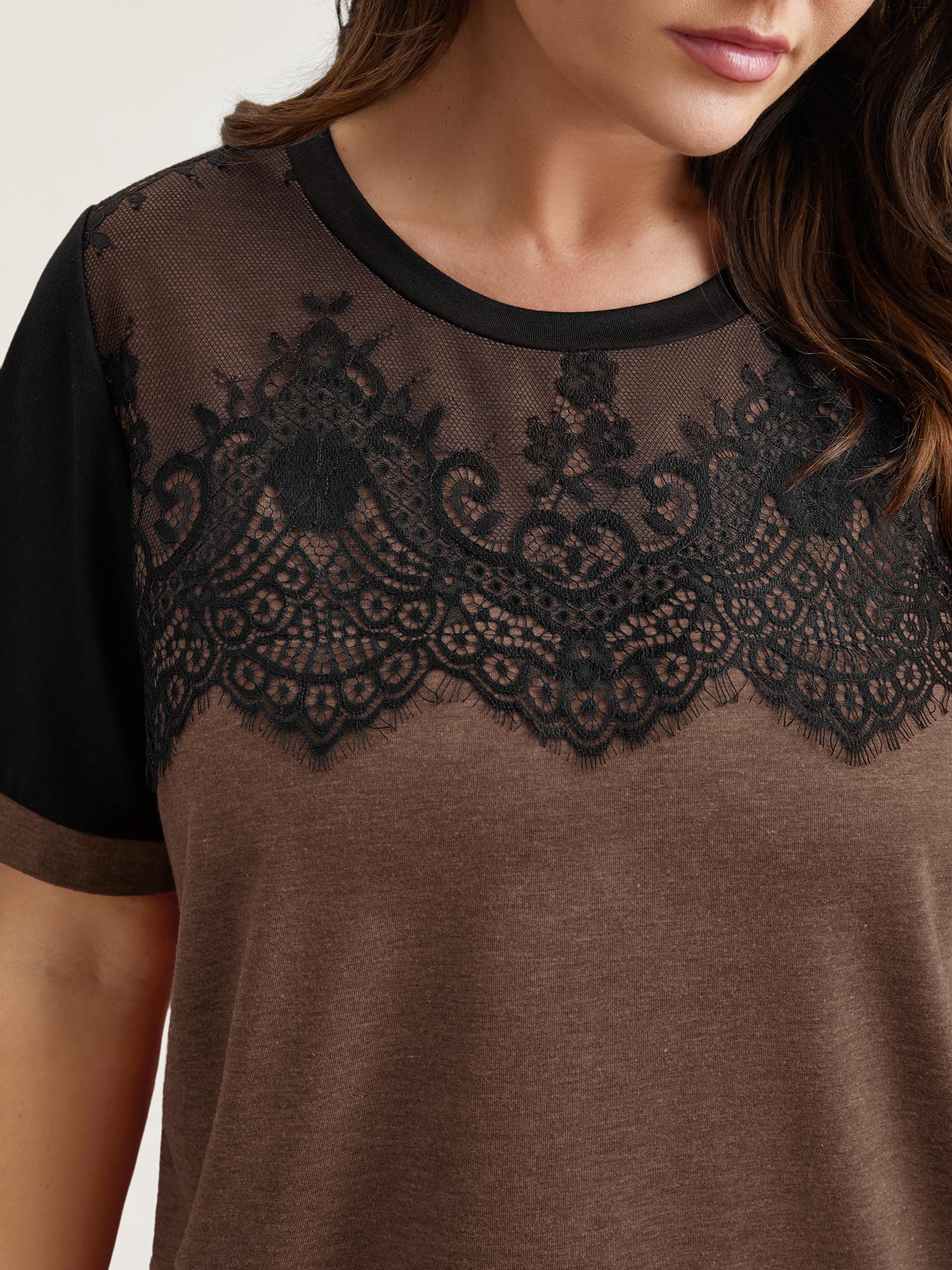 Stretchy Scalloped Lace Color Contrast T-Shirt - Image 13