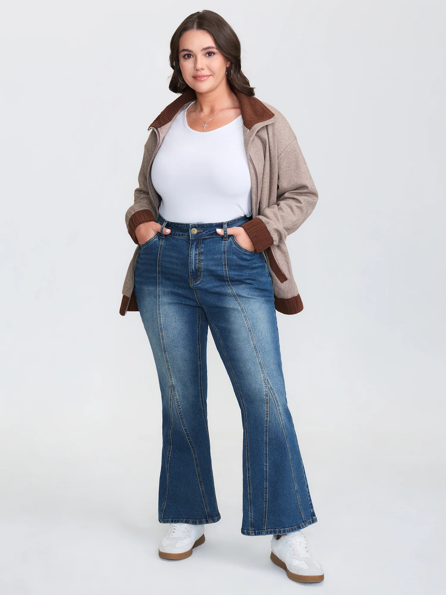 Stretchy Seamed Mid-Rise Flared Jeans - Image 2