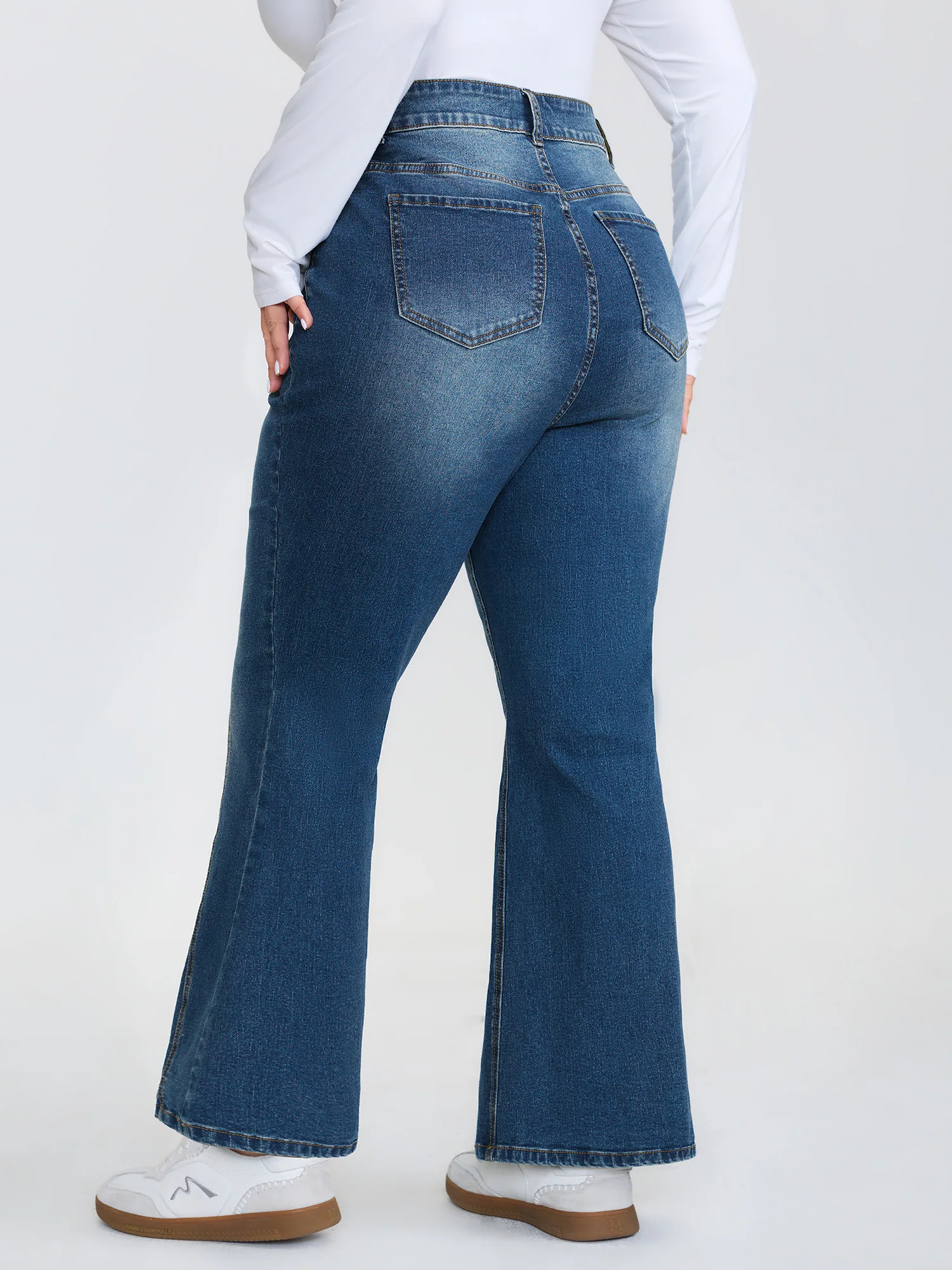 Stretchy Seamed Mid-Rise Flared Jeans - Image 6