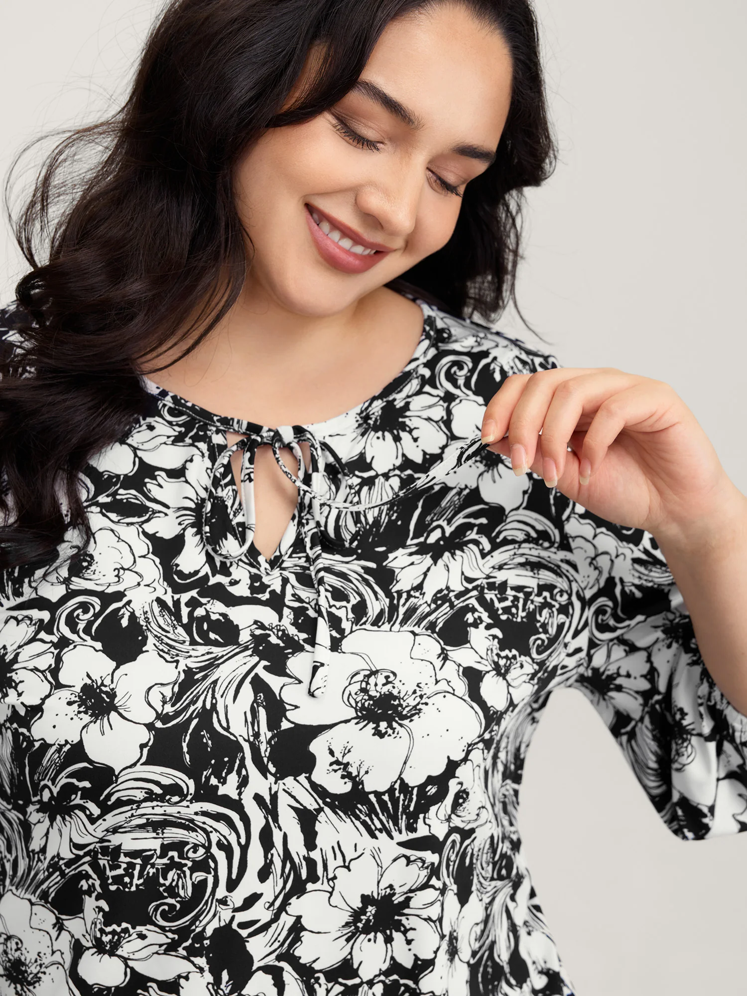 Stretchy Silhouette Flower Knit Top - Image 2