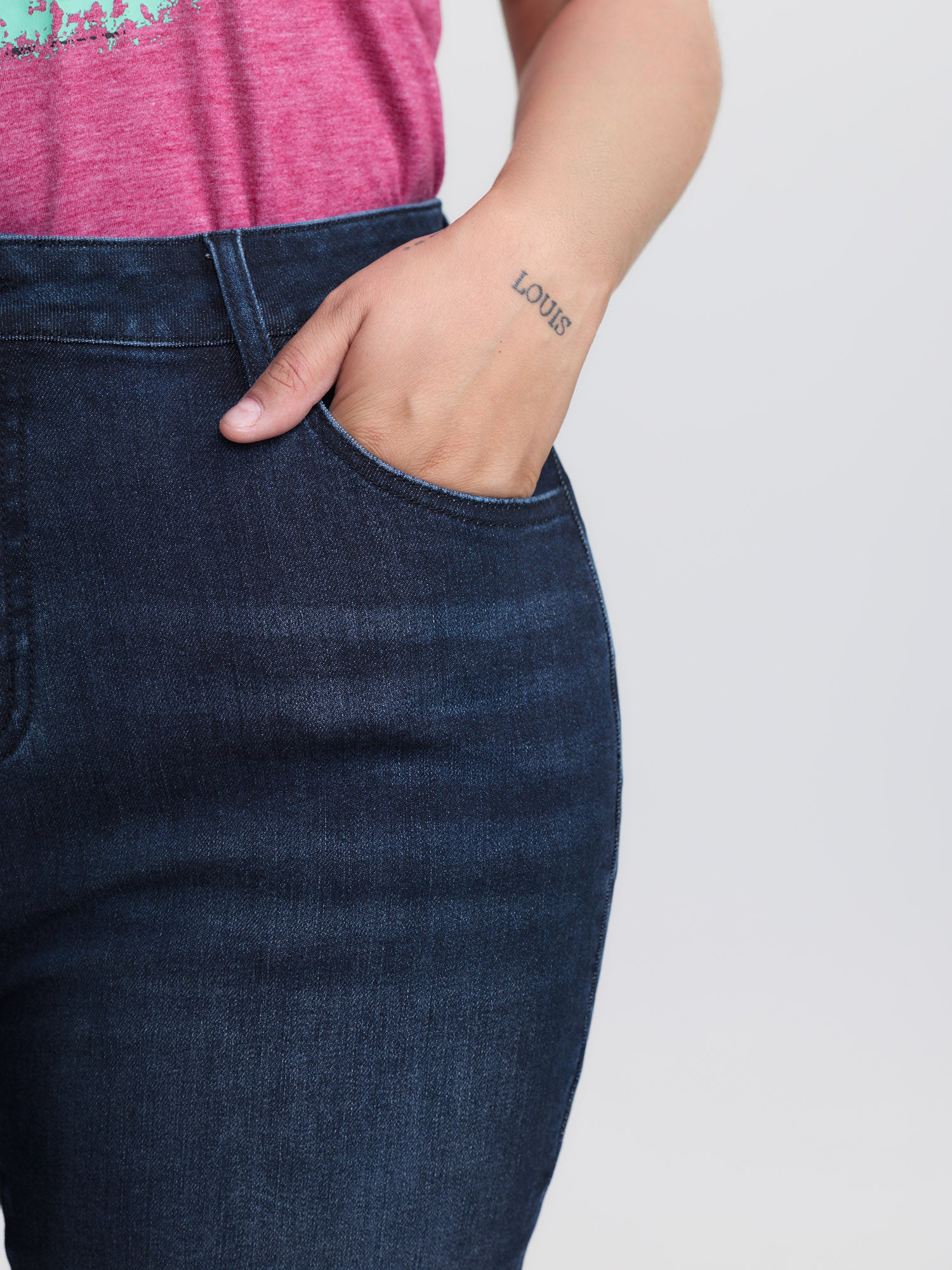 Stretchy Skinny-Fit Denim Shorts - Image 3