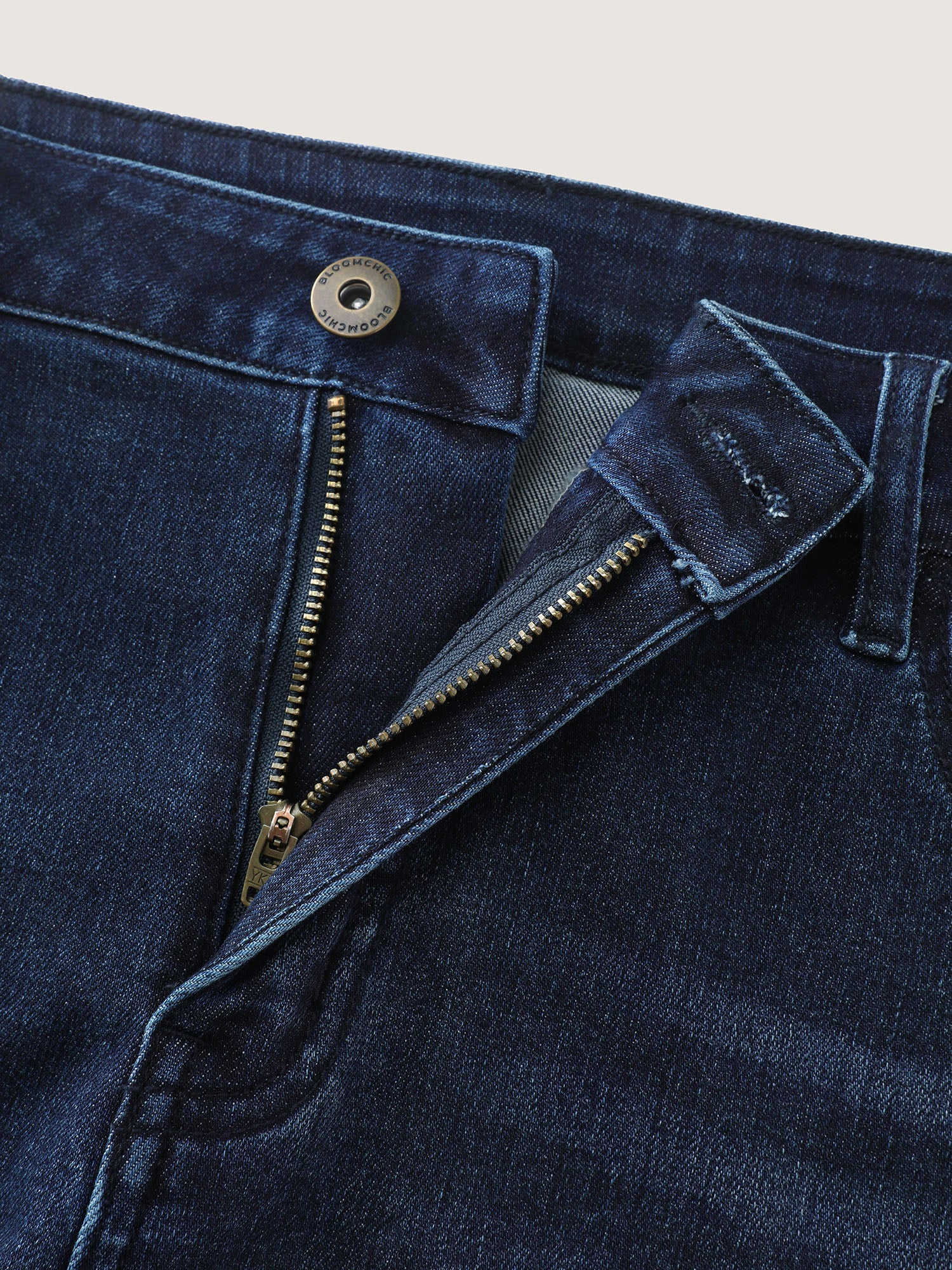Stretchy Skinny-Fit Denim Shorts - Image 6