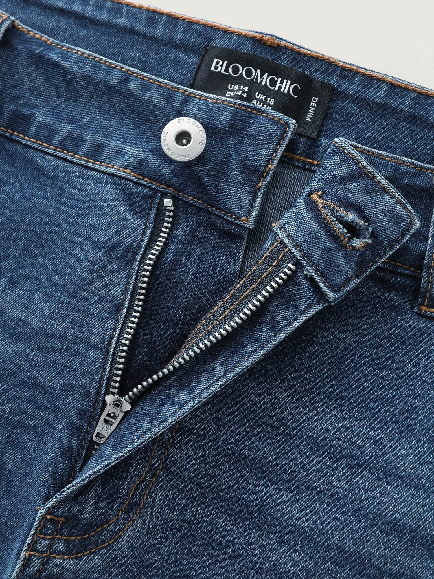 Stretchy Skinny-Fit Lace Trim Stitch Denim Shorts - Image 6