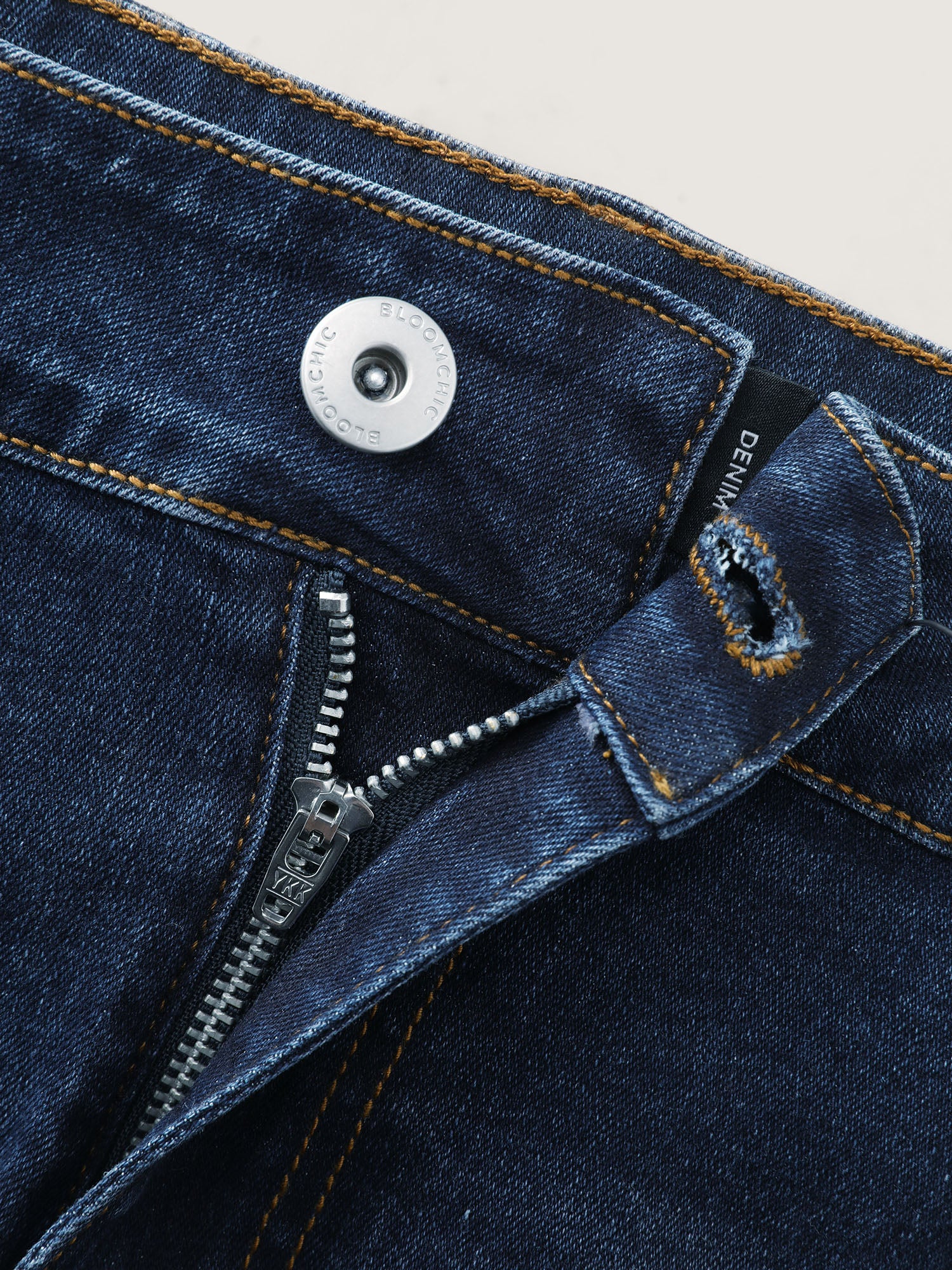 Stretchy Skinny-Fit High-Rise Denim Shorts - Image 7
