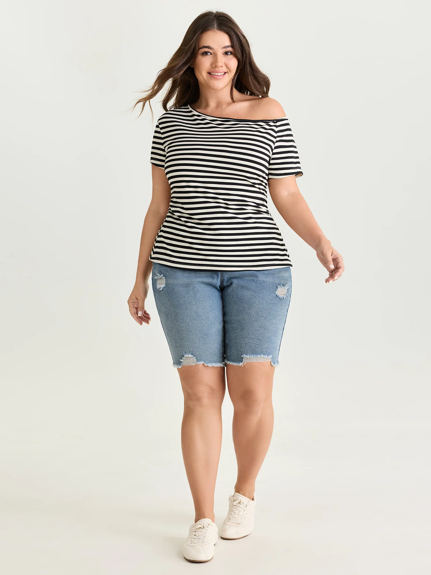 Stretchy Skinny-Fit Raw Hem Denim Shorts - Image 3