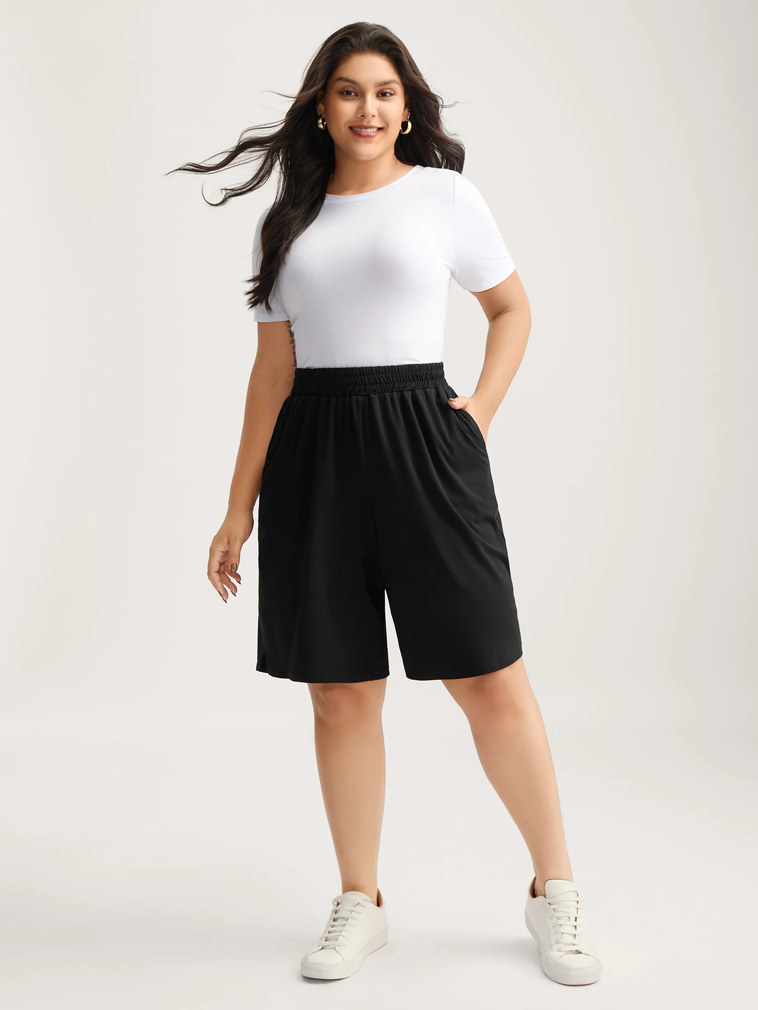 Stretchy Slit Straight-Leg Shorts - Image 3