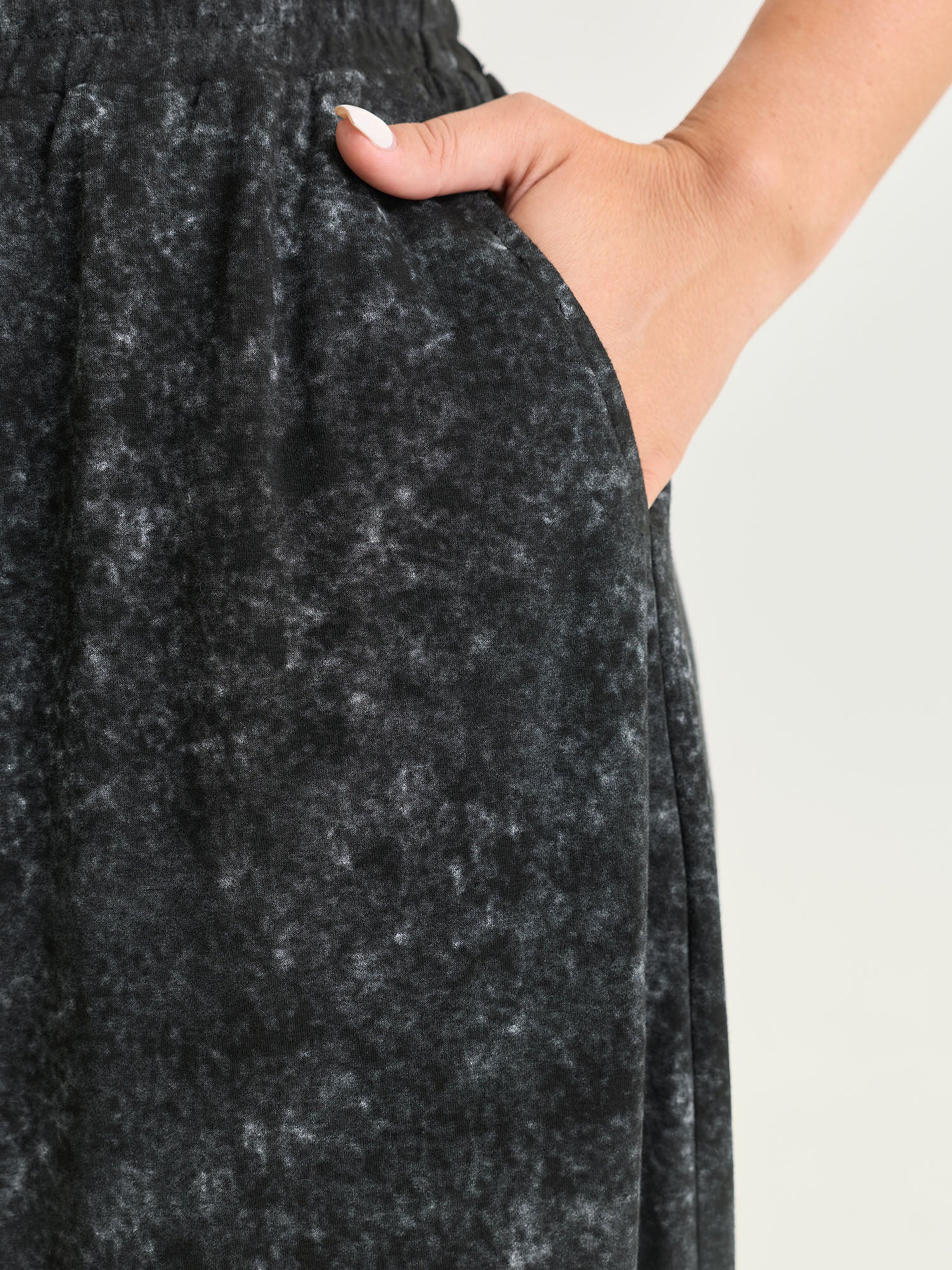 Stretchy Snowflake Effect Ruffled Hem Pants - Image 3