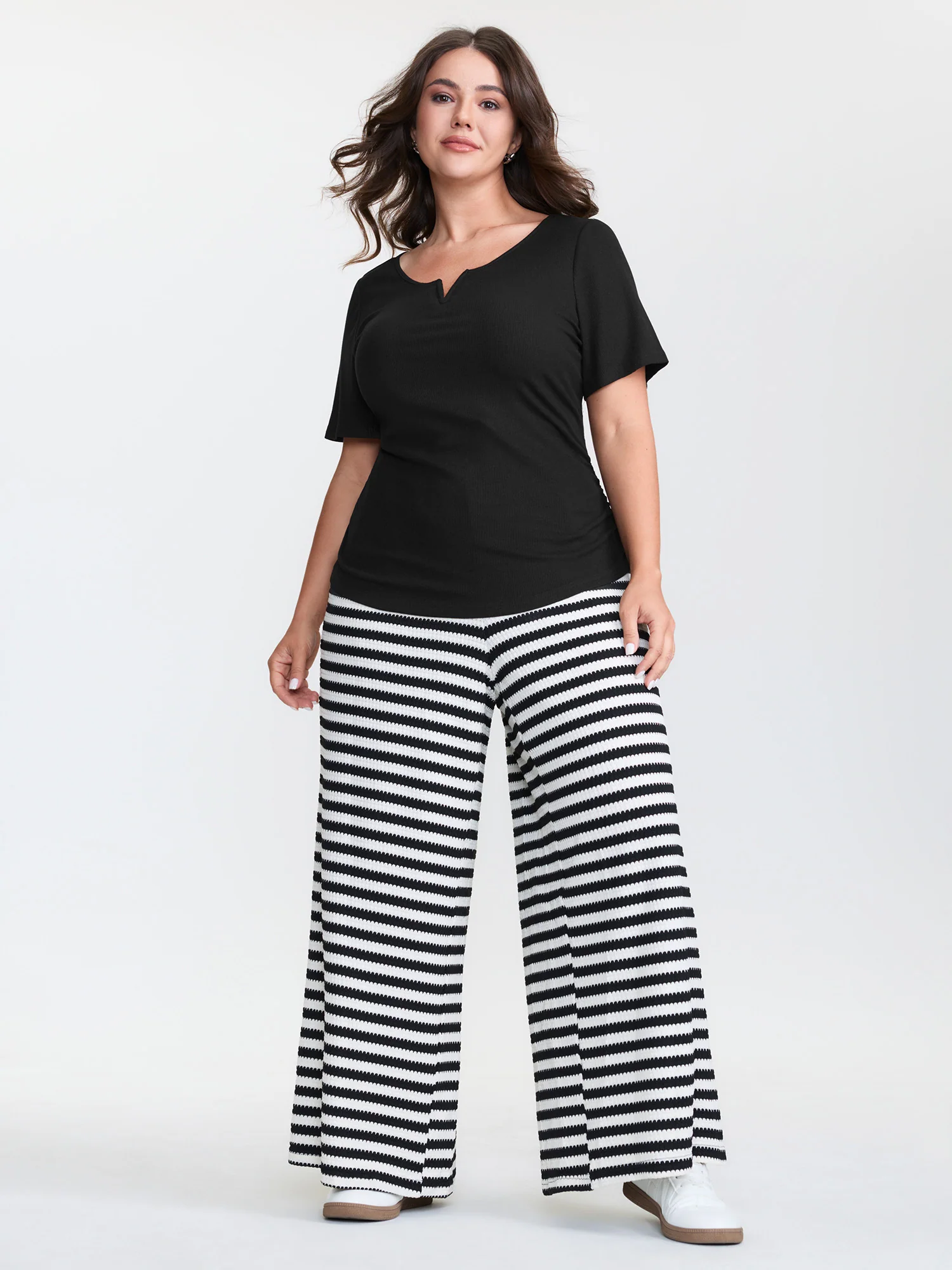 Stretchy Split Neckline Curvy Hem T-Shirt - Image 5