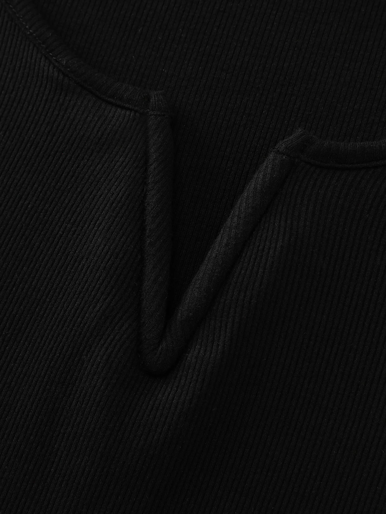 Stretchy Split Neckline Curvy Hem T-Shirt - Image 7