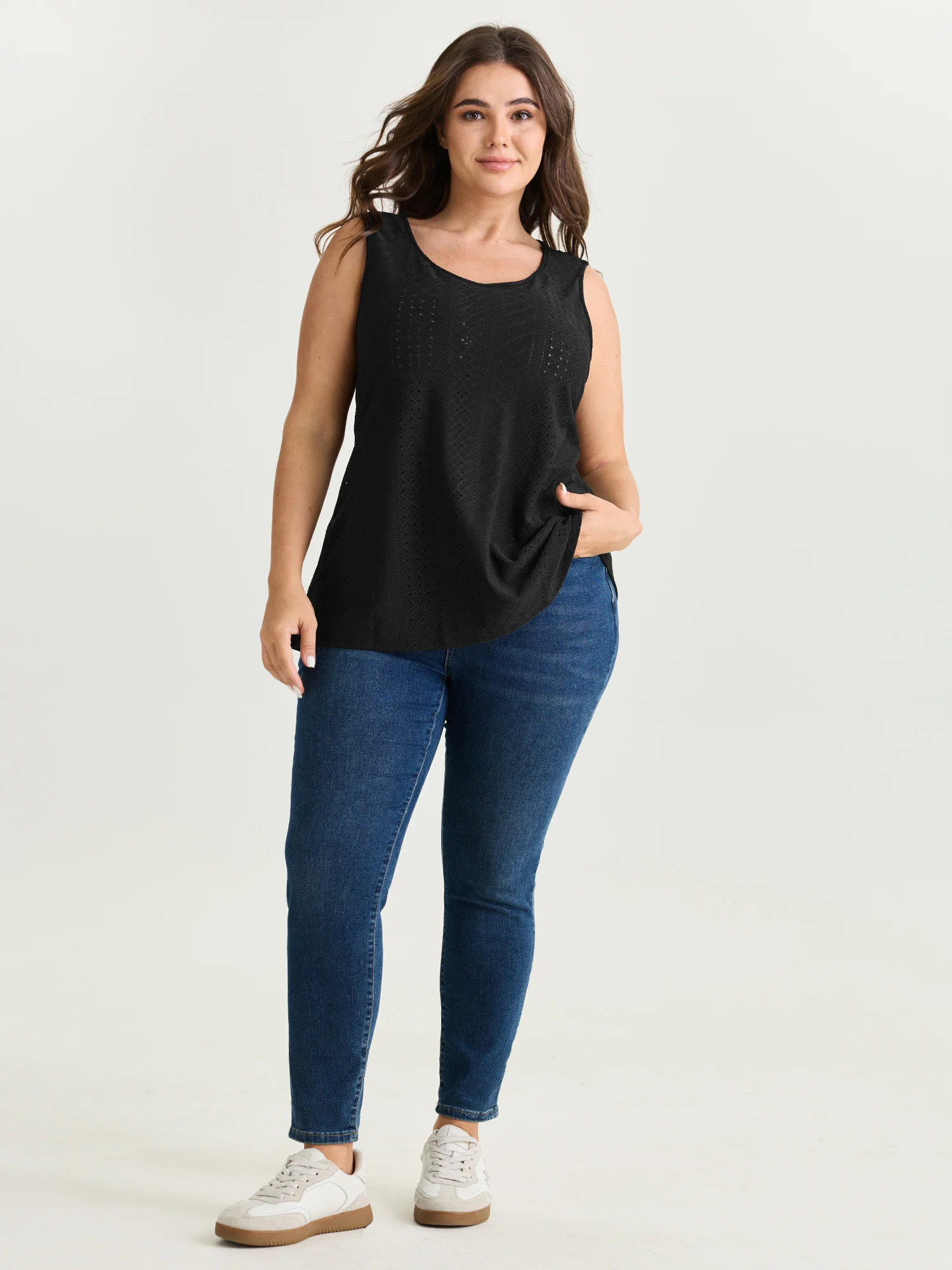 Stretchy Textured Round Neck Tank Top - Image 3