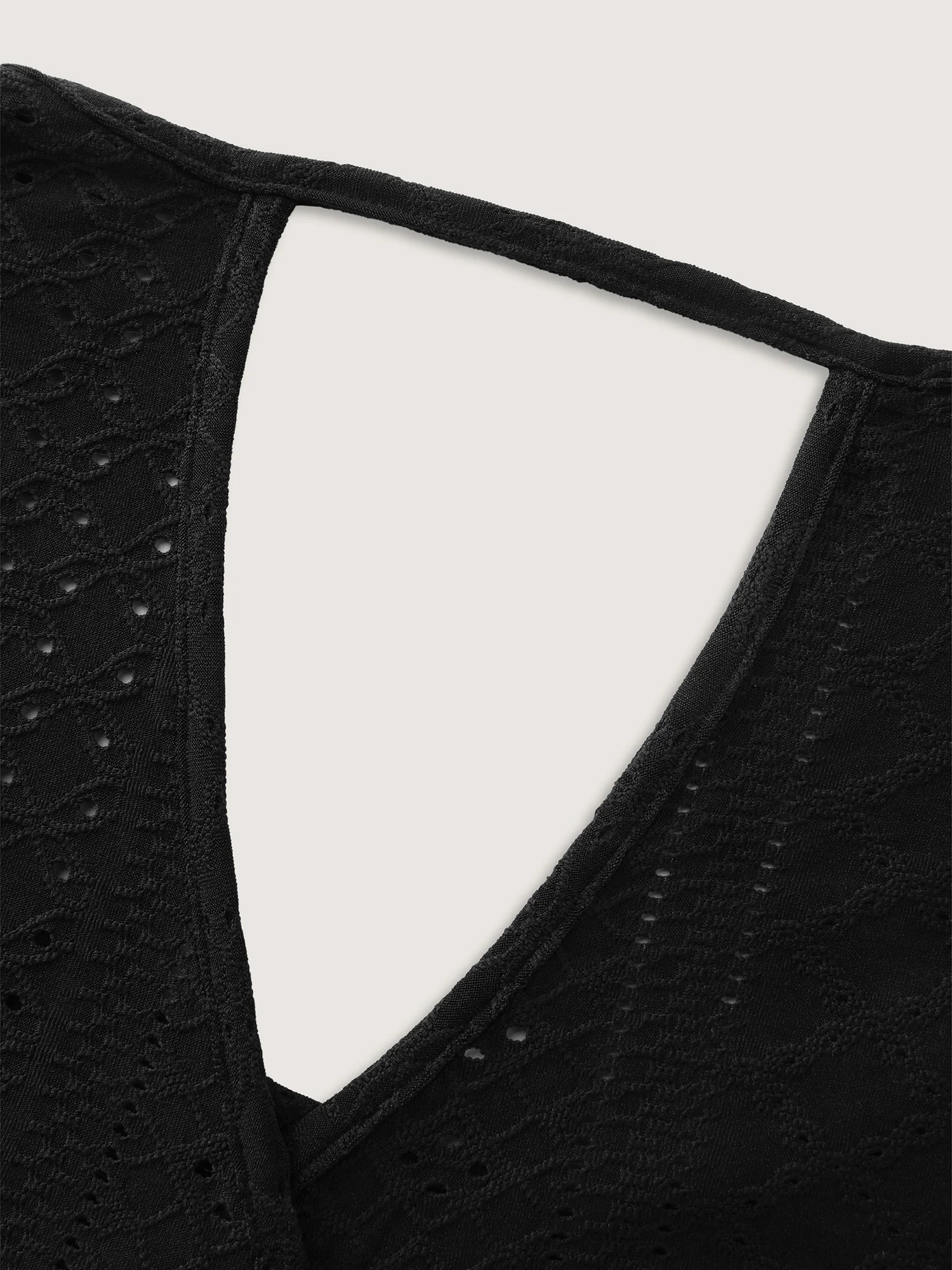 Stretchy Textured Round Neck Tank Top - Image 7