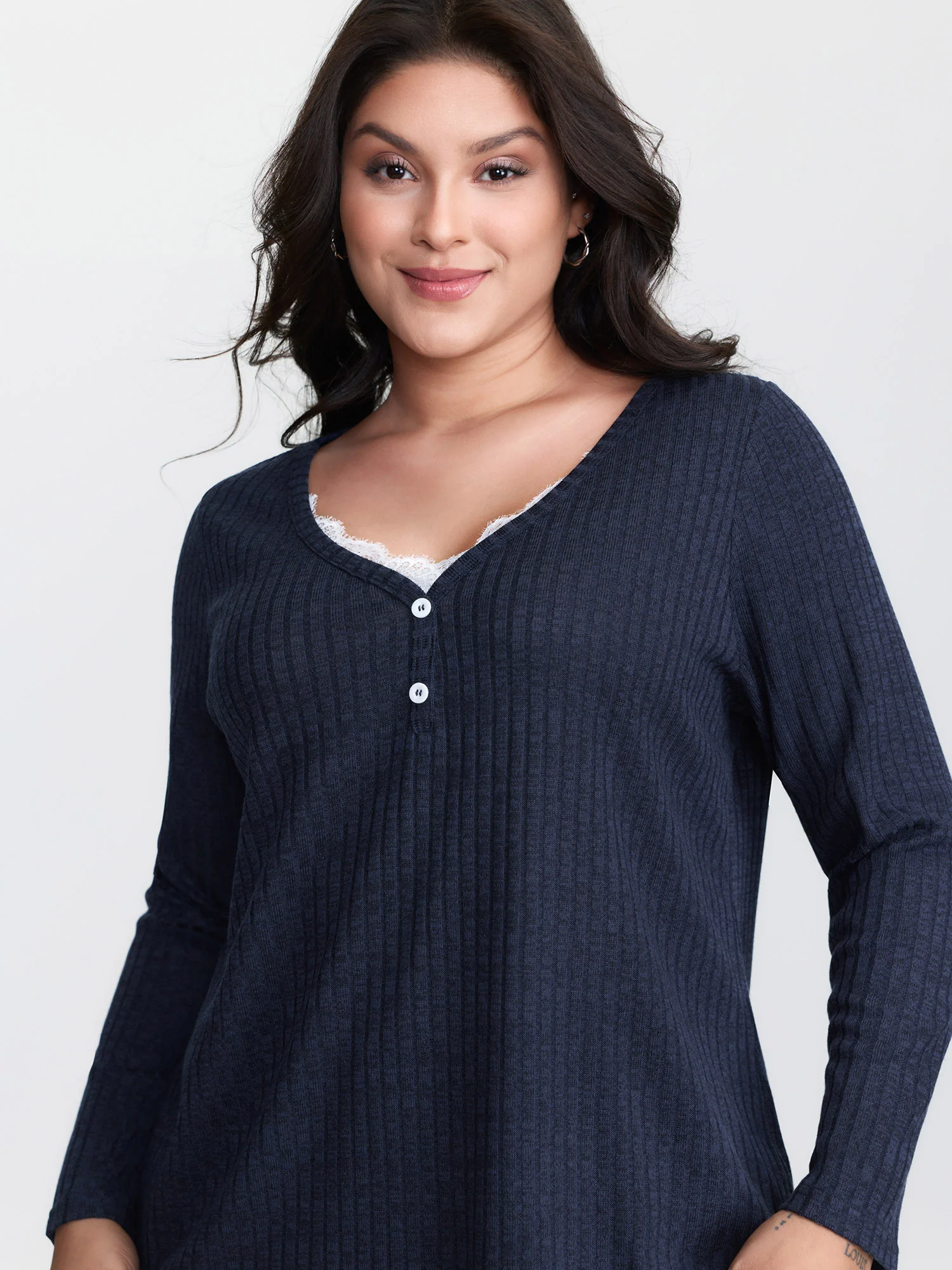 Stretchy V-Neck Curvy-Fit T-Shirt - Image 3