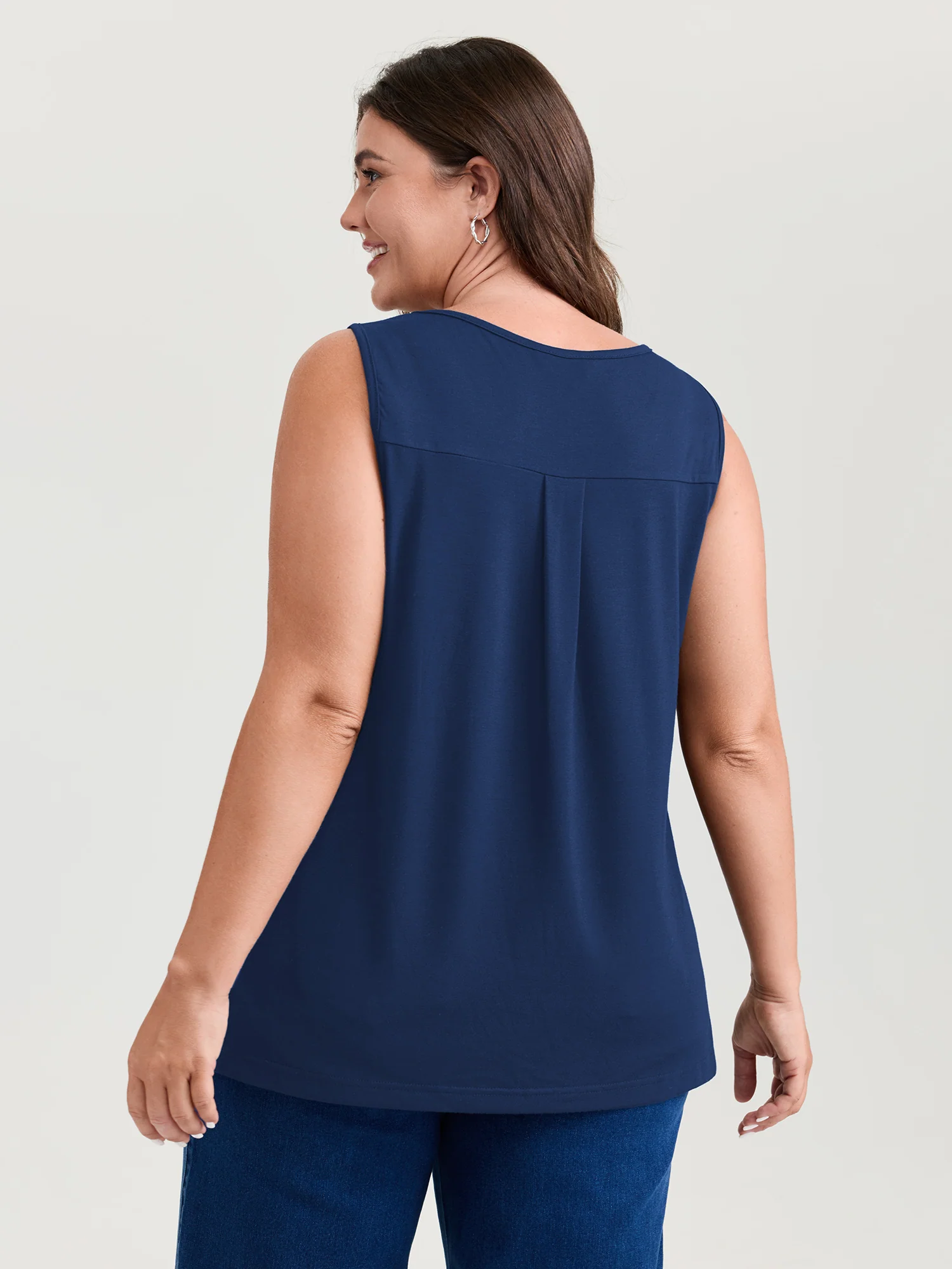 Stretchy V-Neck Pleated Tank Top - Image 10