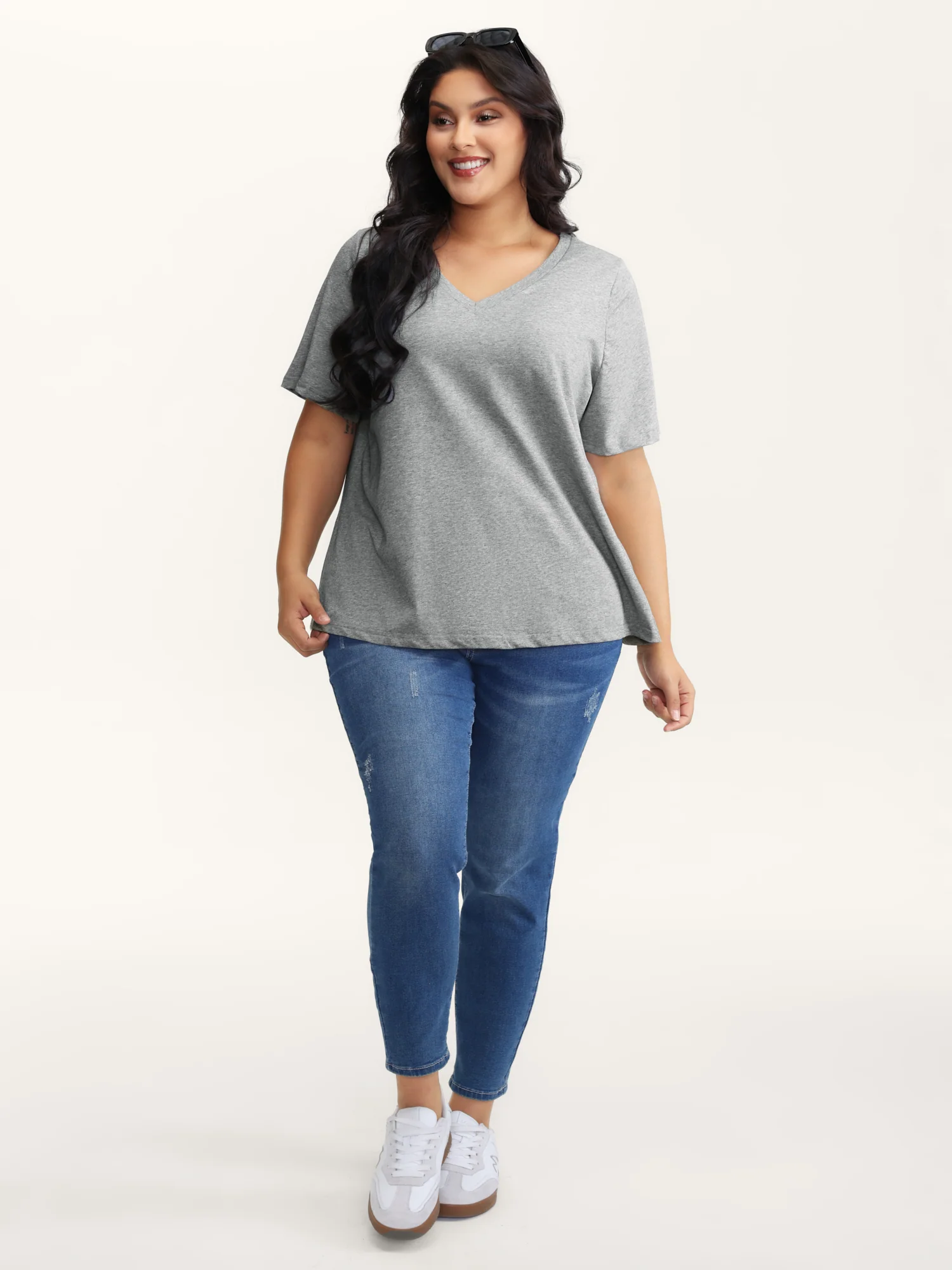 Stretchy V-Neck Solid T-Shirt - Image 11