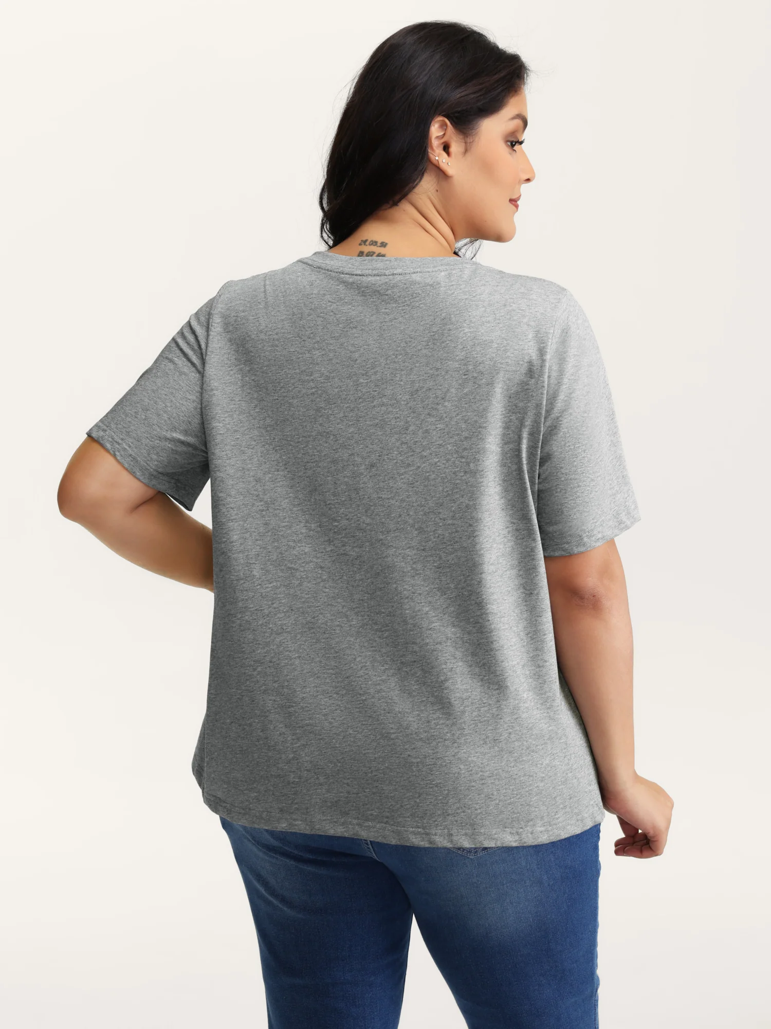 Stretchy V-Neck Solid T-Shirt - Image 12