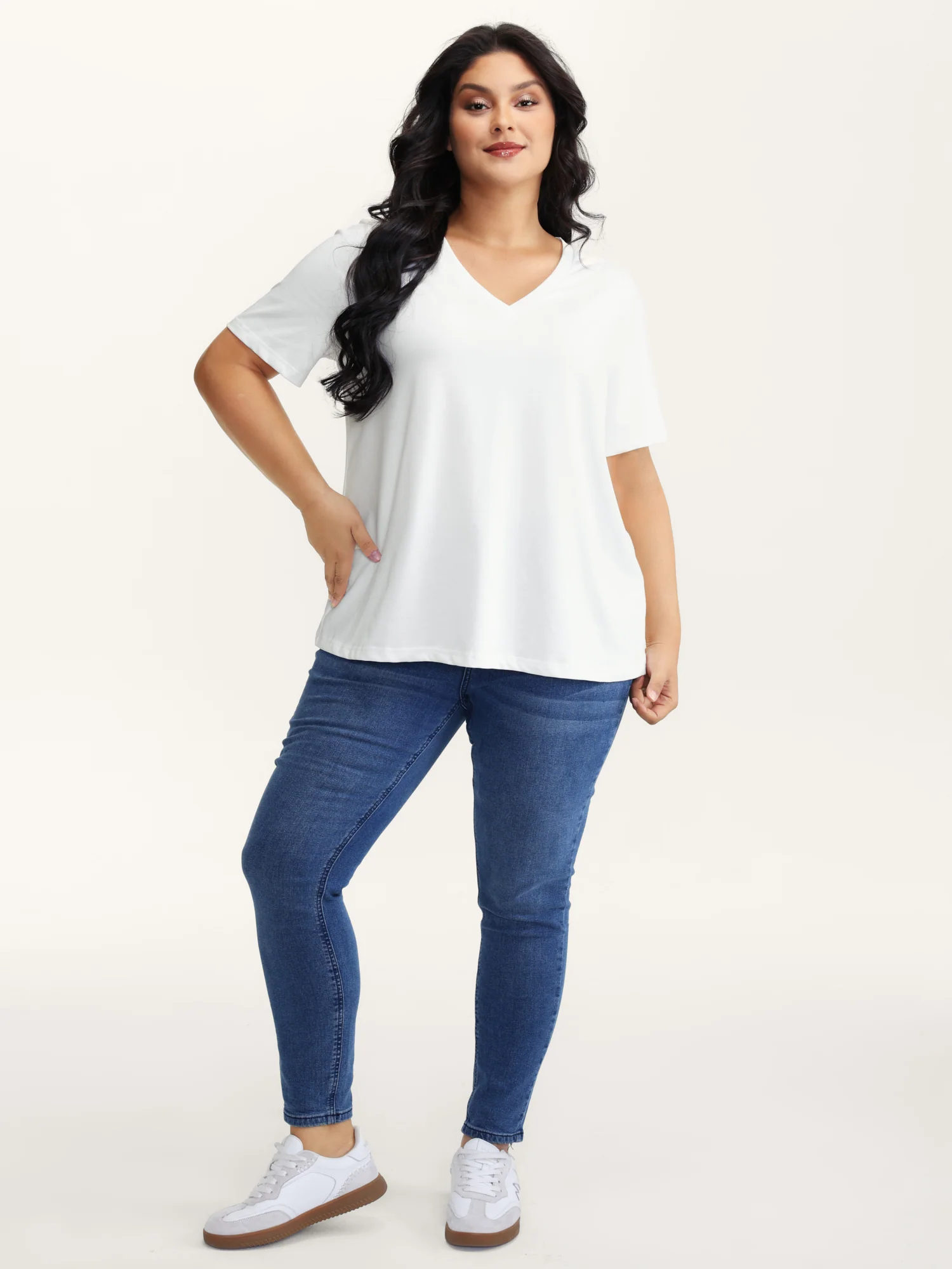 Stretchy V-Neck Solid T-Shirt - Image 3