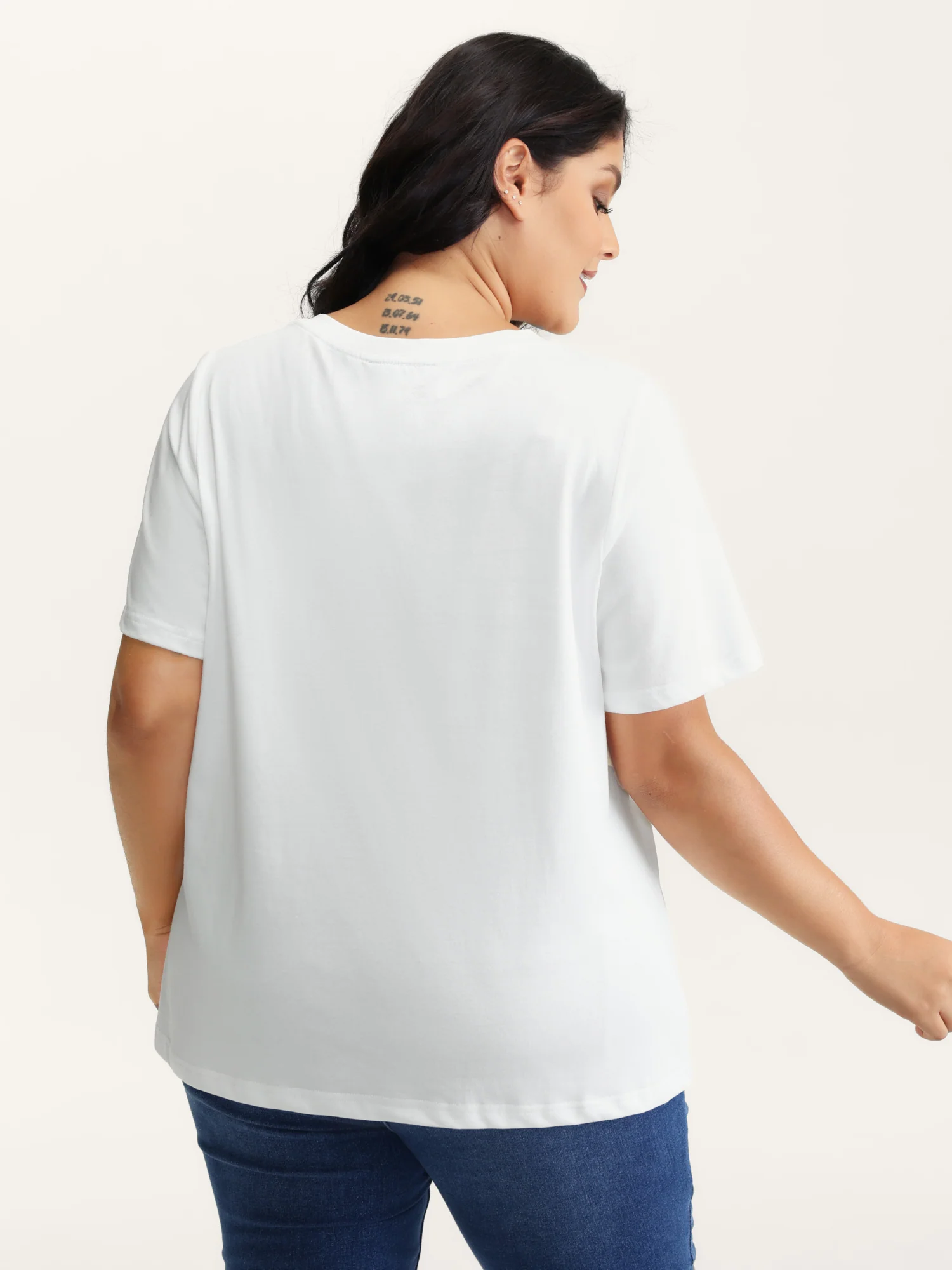 Stretchy V-Neck Solid T-Shirt - Image 4
