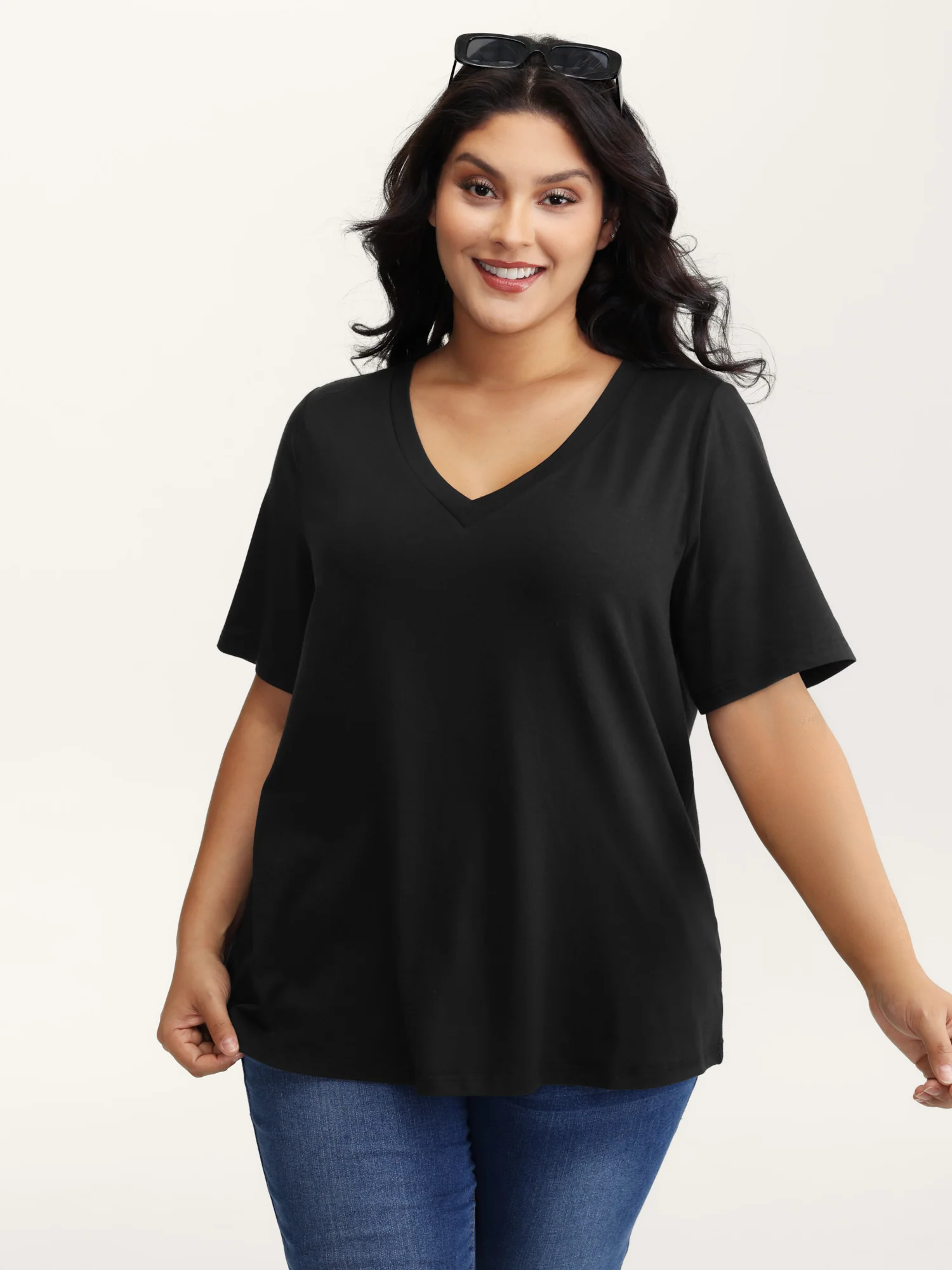 Stretchy V-Neck Solid T-Shirt - Image 5