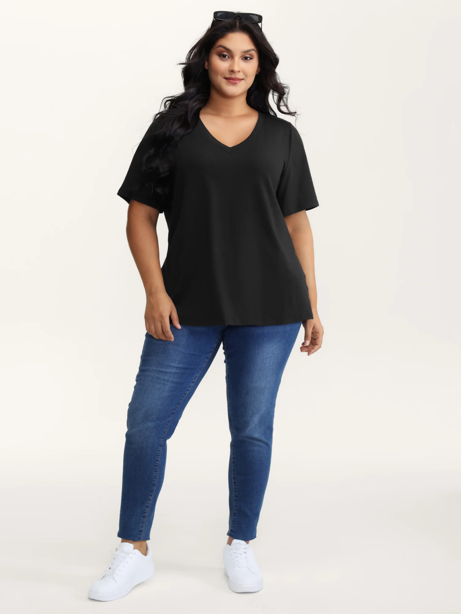 Stretchy V-Neck Solid T-Shirt - Image 7