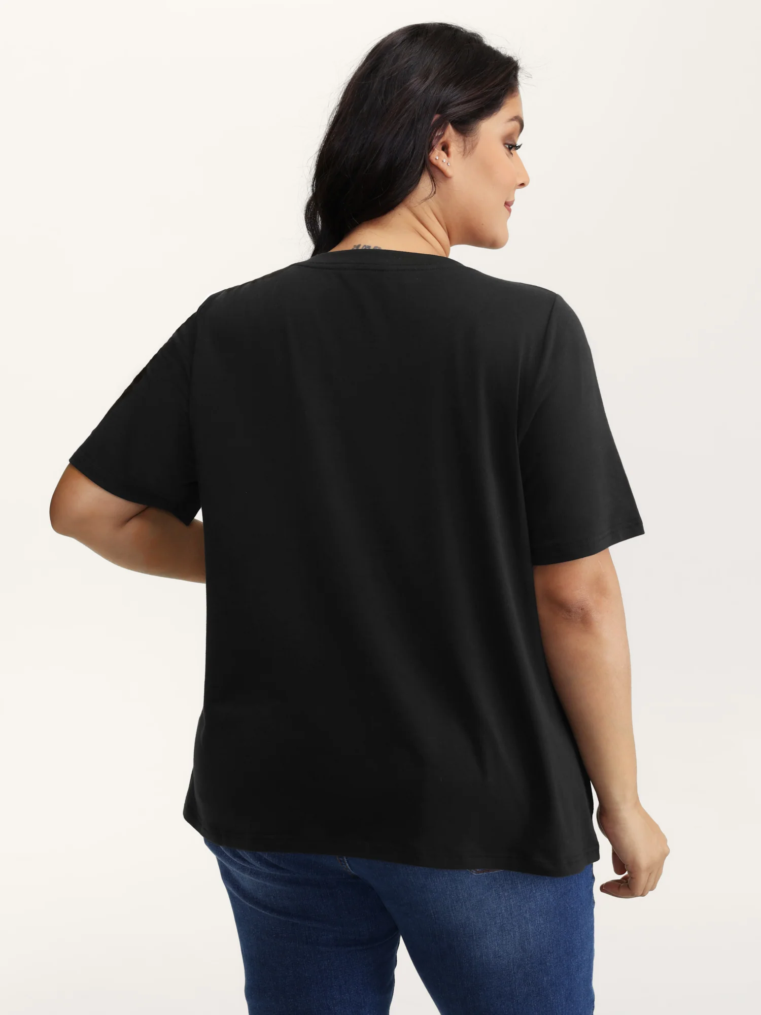 Stretchy V-Neck Solid T-Shirt - Image 8