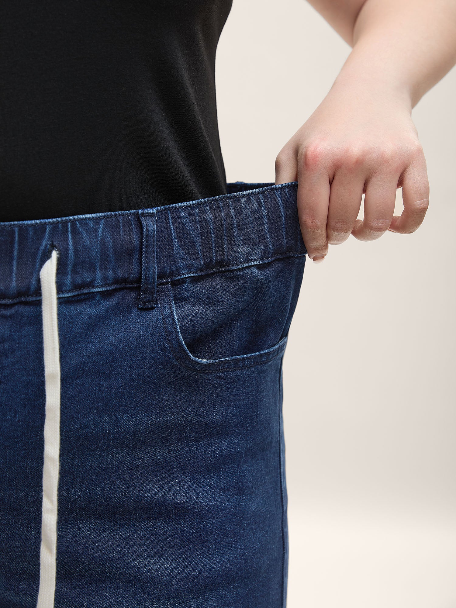 Stretchy Waist Tie Straight-Leg Denim Shorts - Image 3