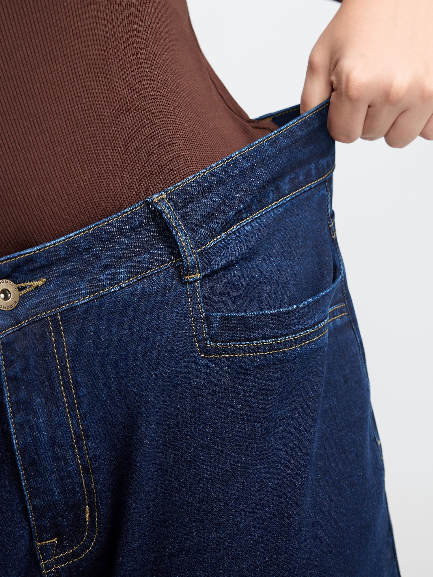 Stretchy Wide-Leg Pocket Jeans - Image 4