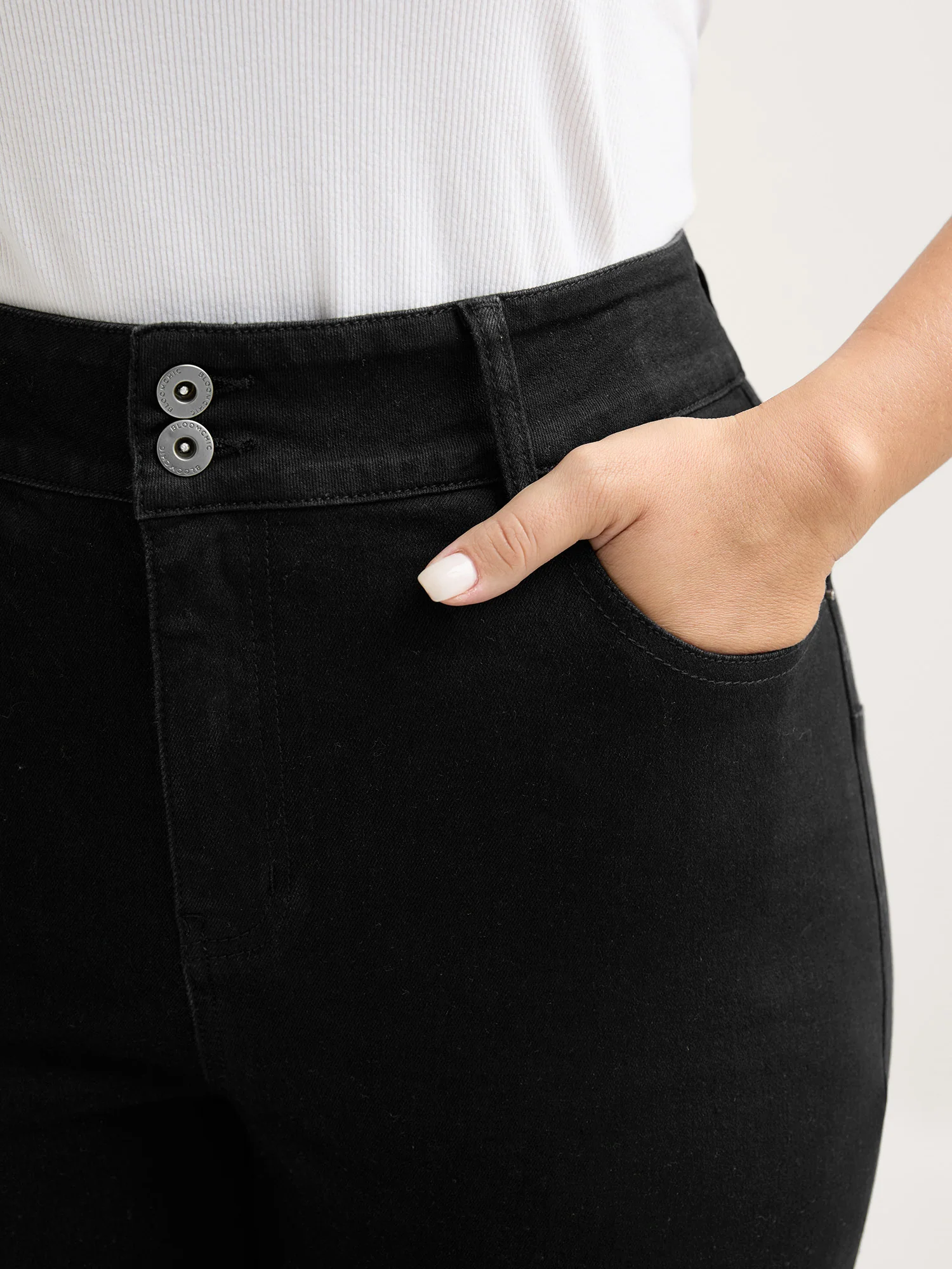 Hip Sculpting High Rise Cropped Jeans - Image 3