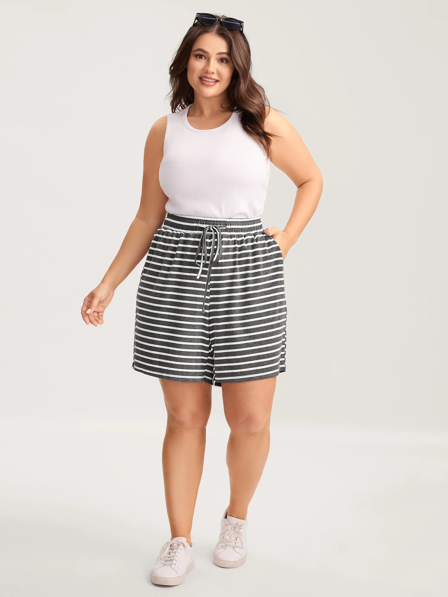 Stripe Print Drawstring Straight-Leg Shorts - Image 3