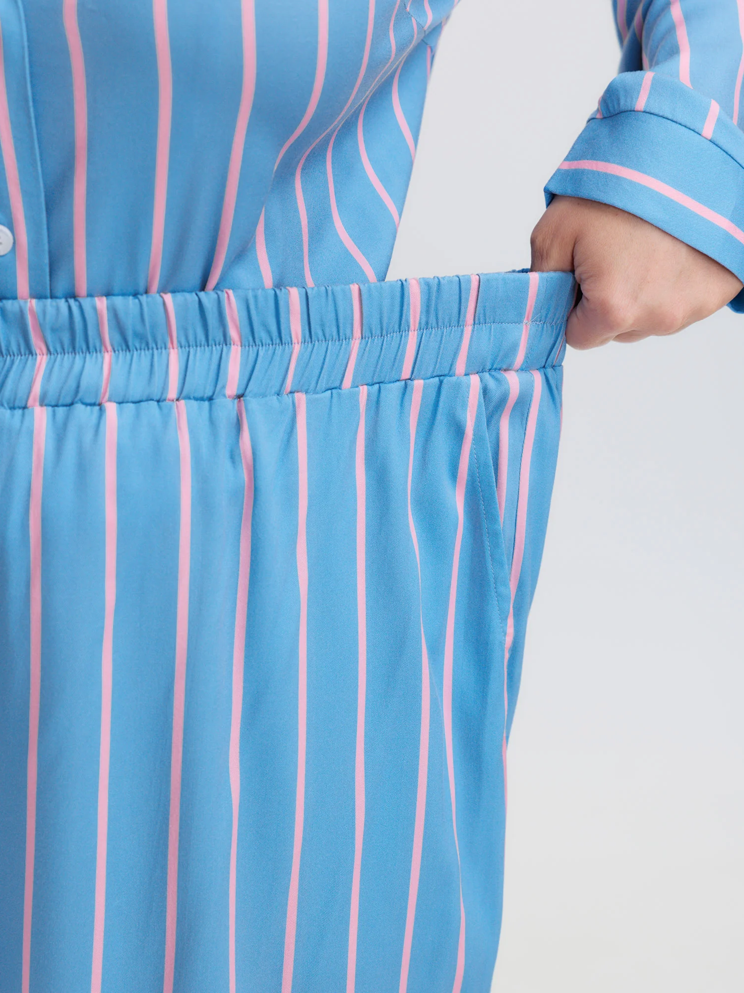 Stripe Print Pockets Two-Piece Lounge Set - Image 5