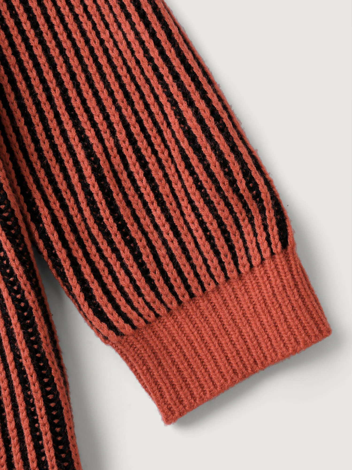 Stripe Textured Round Neck Pullover - Image 5