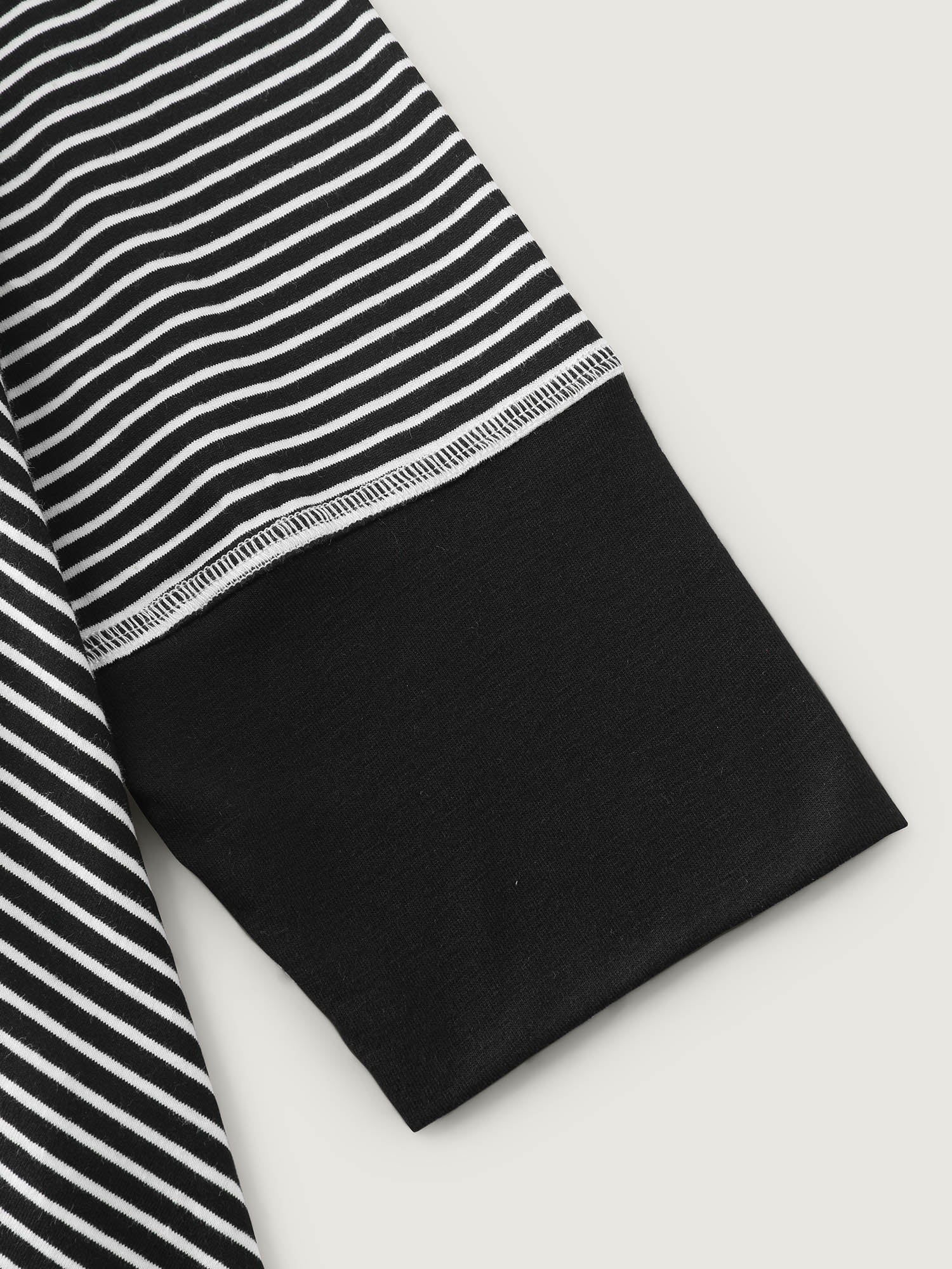 Striped Color Contrast Round Neck T-Shirt - Image 5