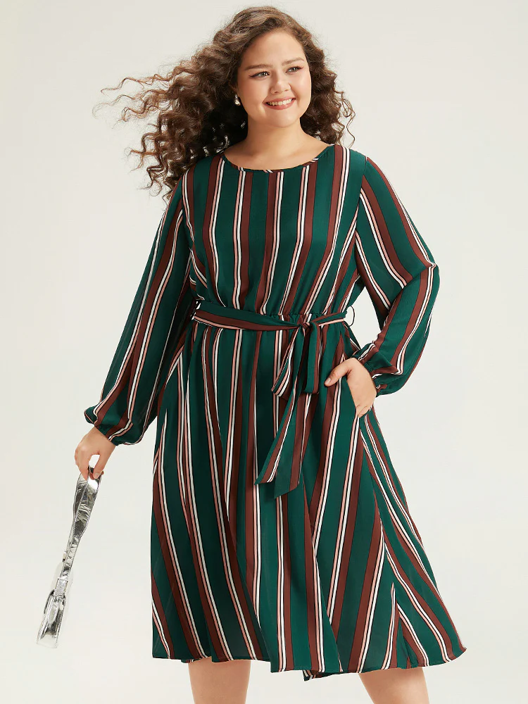 Striped Contrast Crew Neck Belted Dress - Image 3