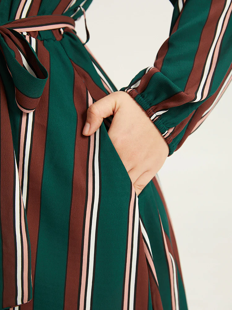 Striped Contrast Crew Neck Belted Dress - Image 7