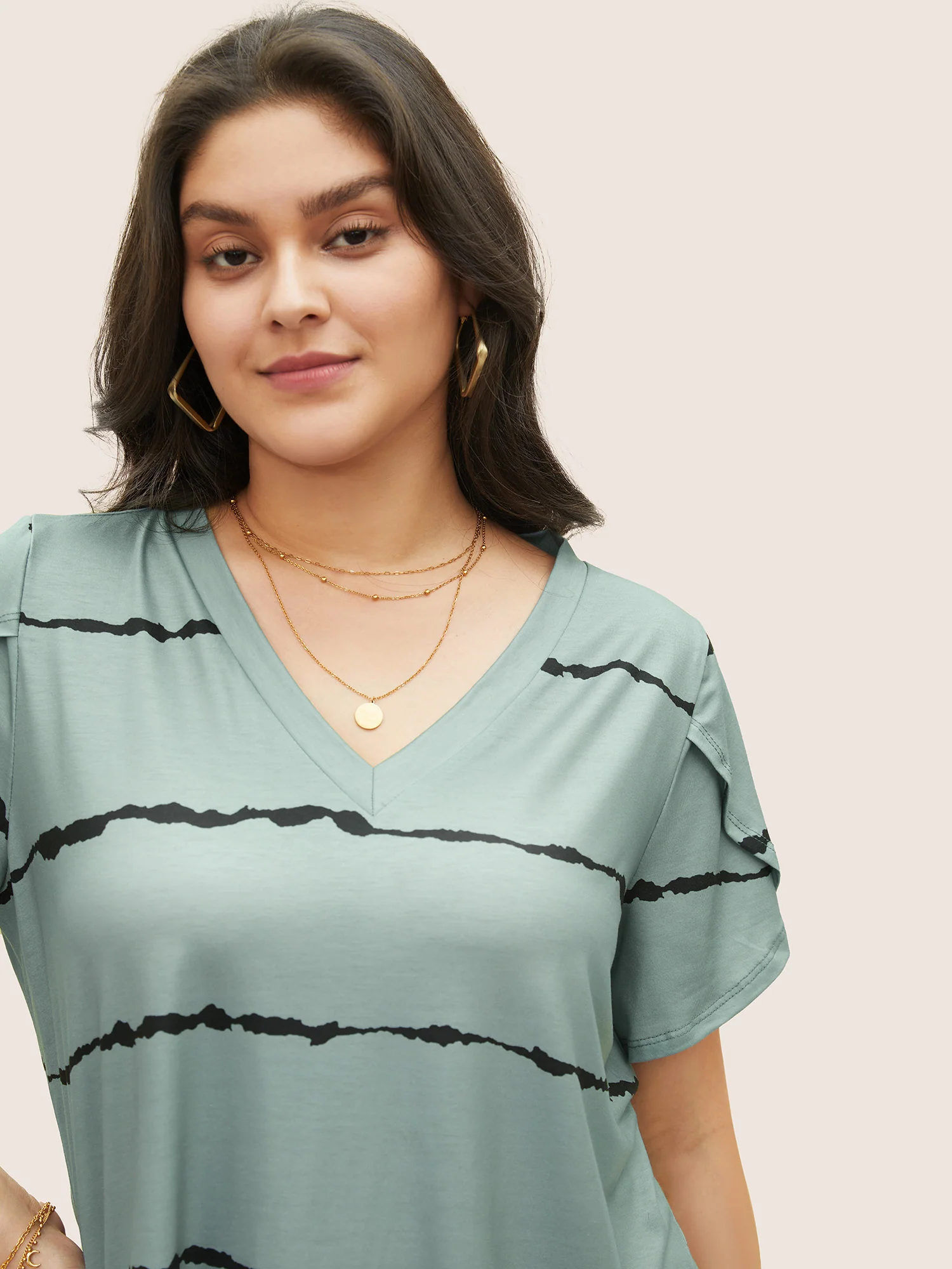 Striped Contrast Petal Sleeve T-shirt - Image 10