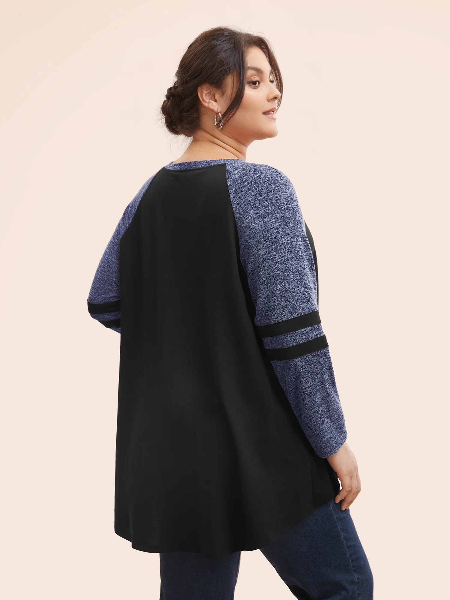 Striped Contrast Pocket Raglan Sleeve High Low Hem Sweatshirt - Image 11