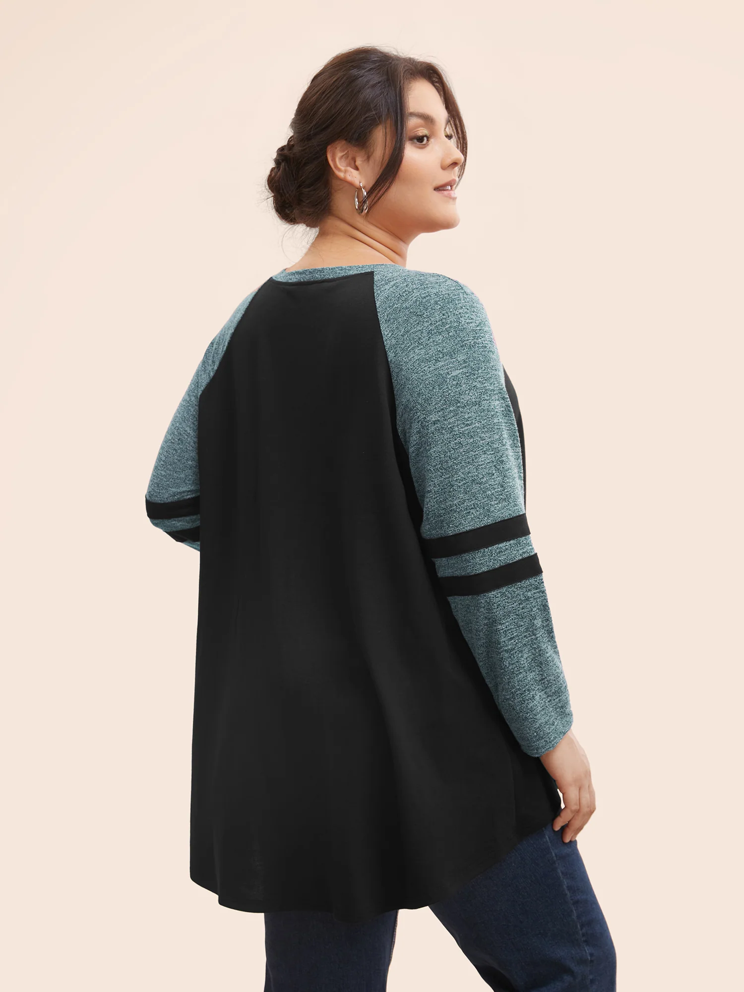 Striped Contrast Pocket Raglan Sleeve High Low Hem Sweatshirt - Image 20