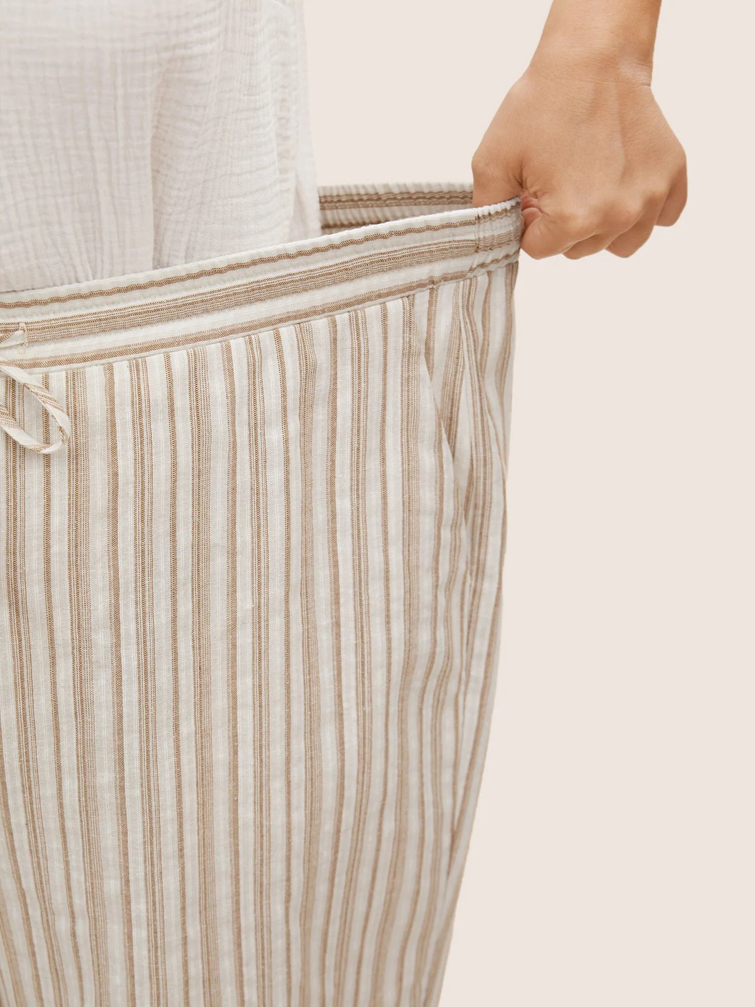 Striped Drawstring Mid Rise Wide Leg Pants - Image 4