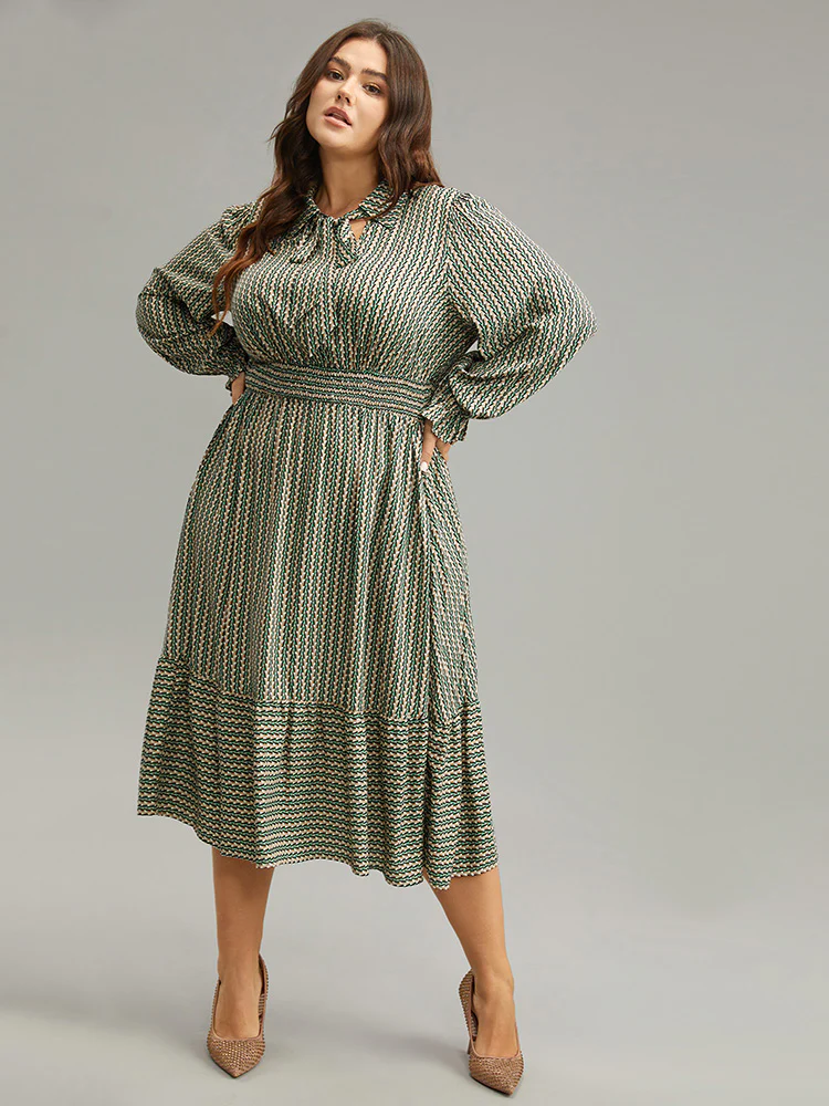 Striped Geometric Bowknot Keyhole Shirred Dress - Image 3