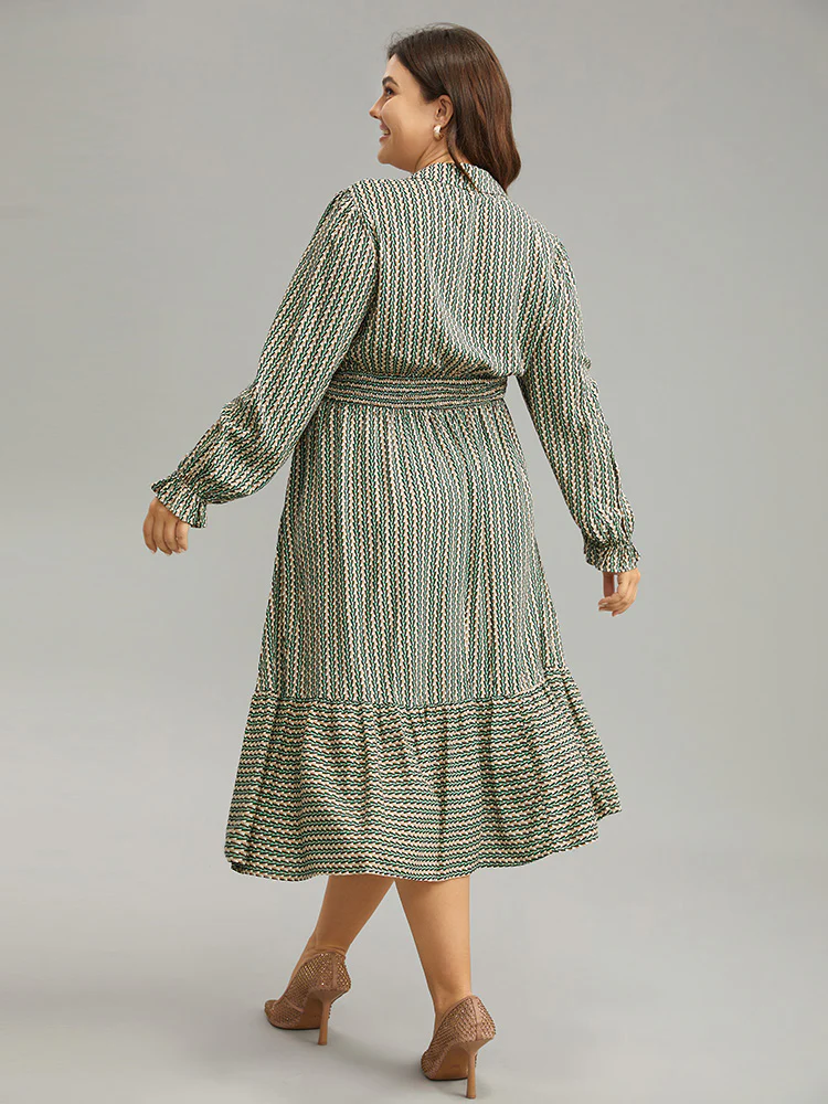 Striped Geometric Bowknot Keyhole Shirred Dress - Image 4