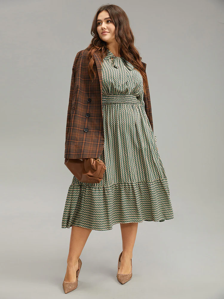 Striped Geometric Bowknot Keyhole Shirred Dress - Image 5
