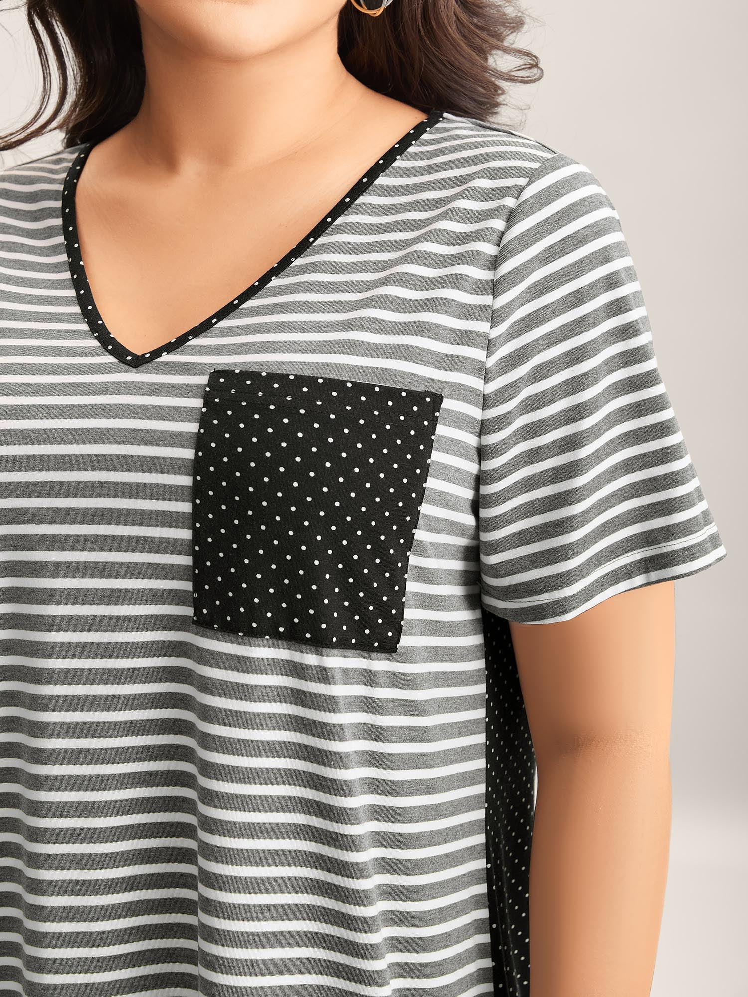 Striped Polka Dots Print Pockets T-Shirt - Image 2