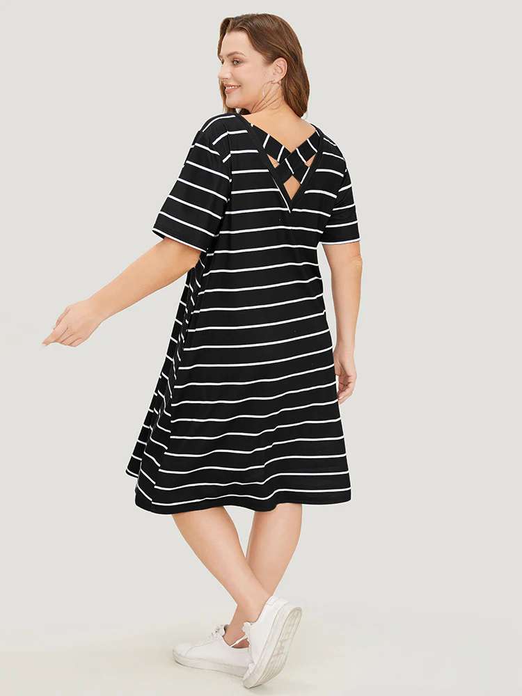 Striped Print Pocket Flutter Crossover Back Dress - Image 3