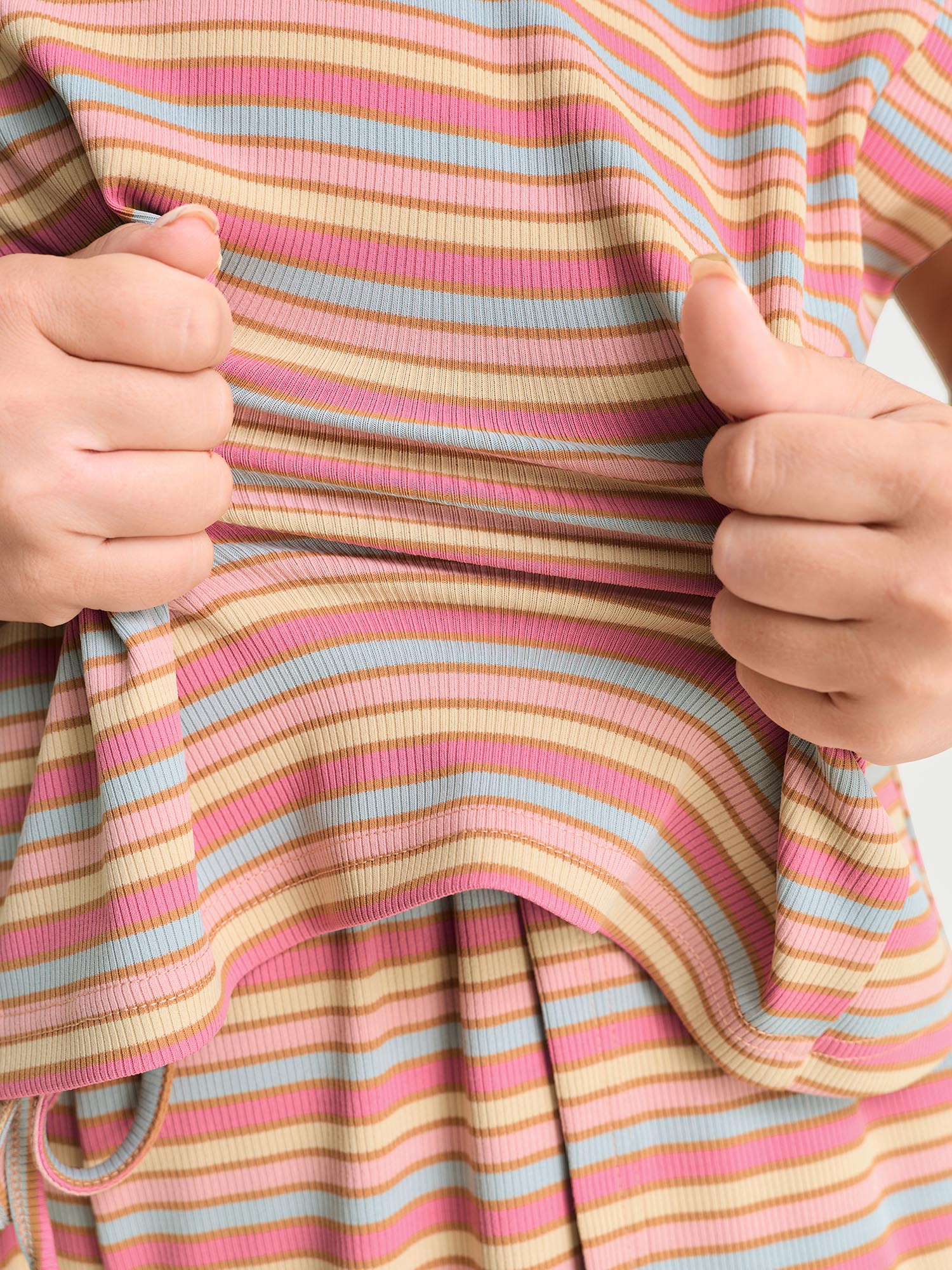 Striped Print Relaxed-Fit T-Shirt - Image 4