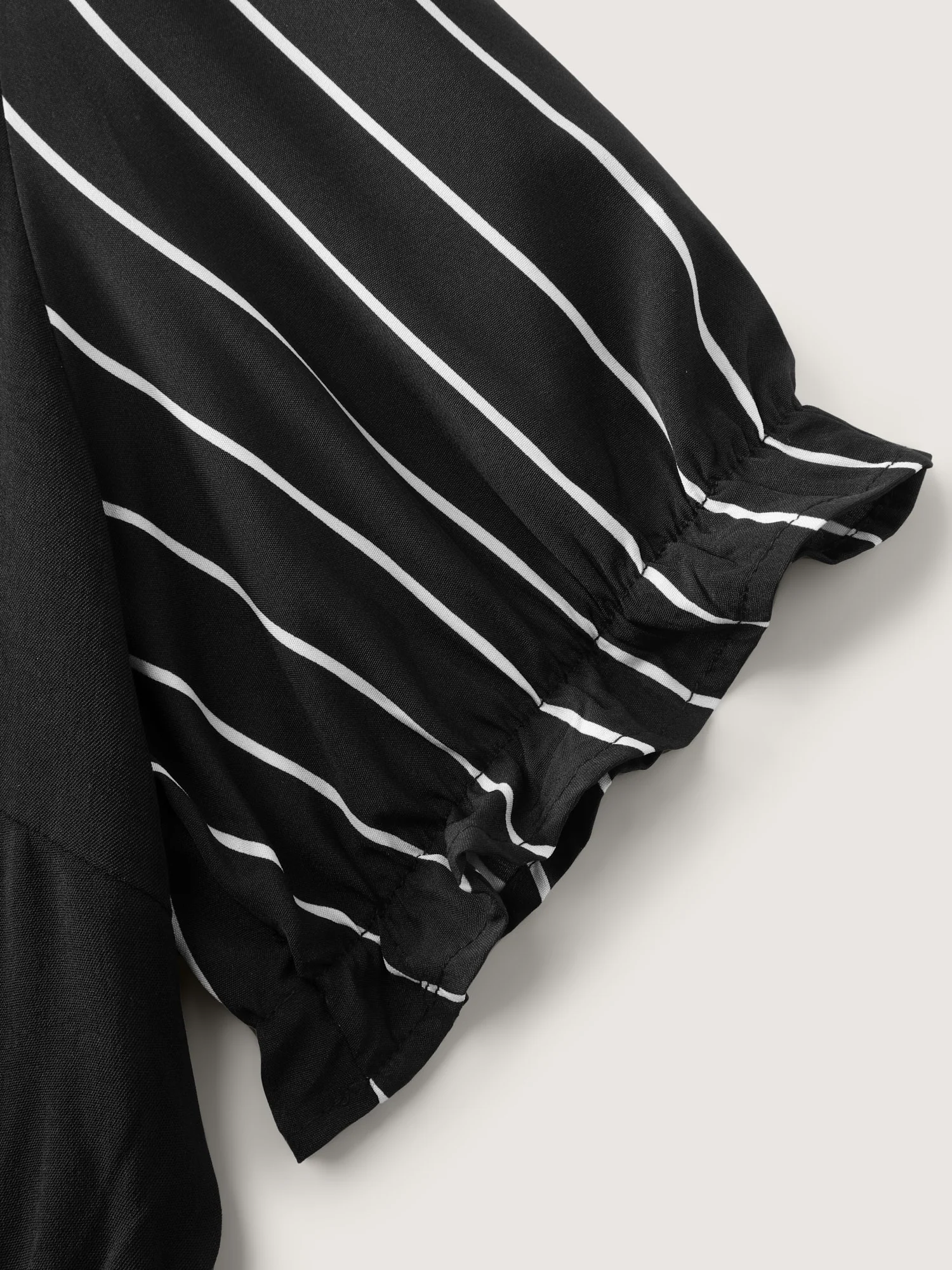 Striped Ribbon Neckline Contrast Midi Dress - Image 5