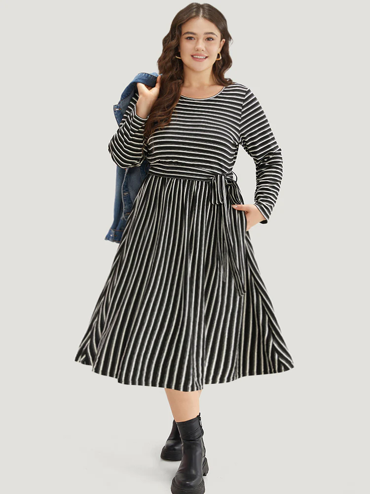 Striped Round Neck Belted Dress - Image 3