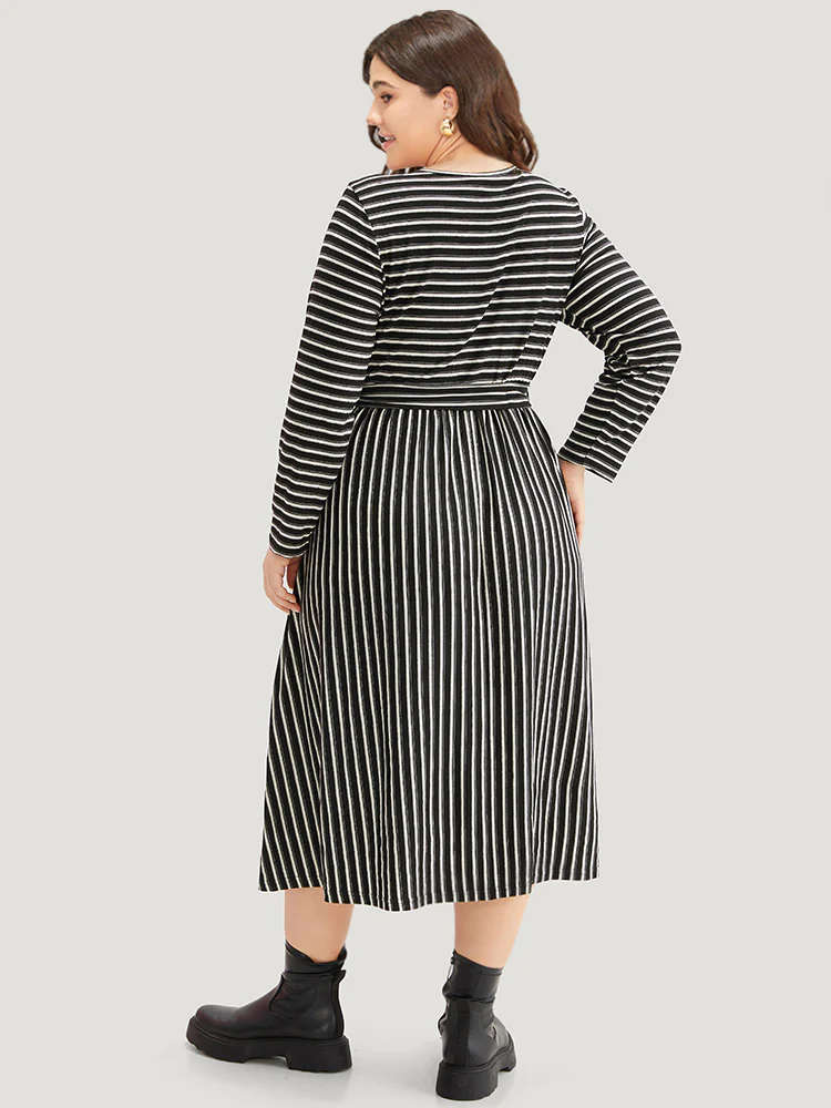 Striped Round Neck Belted Dress - Image 5