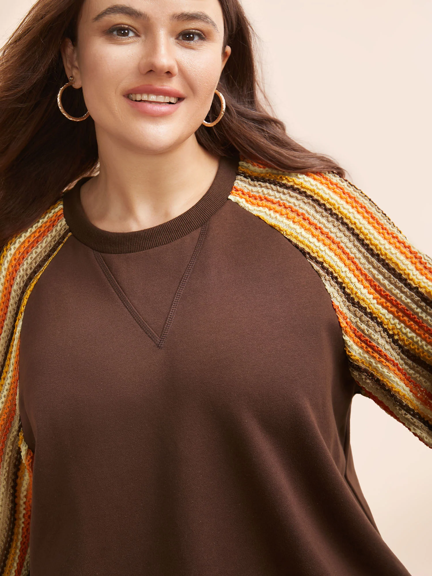 Striped Textured Patchwork Raglan Sleeve Sweatshirt - Image 3