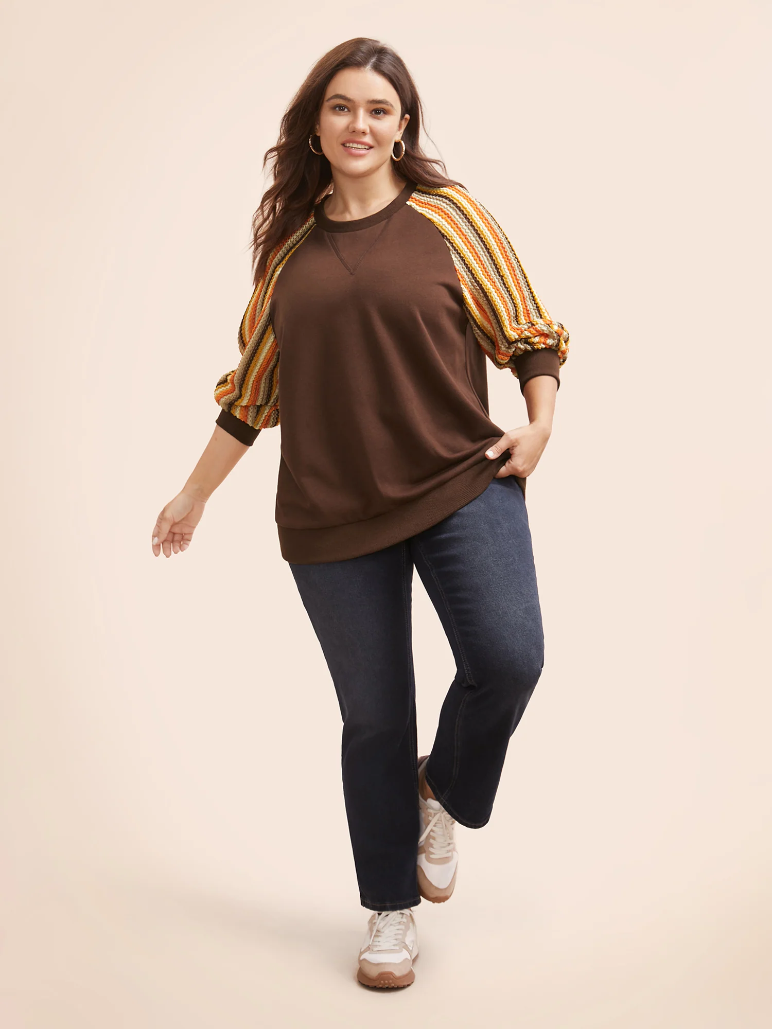 Striped Textured Patchwork Raglan Sleeve Sweatshirt - Image 4